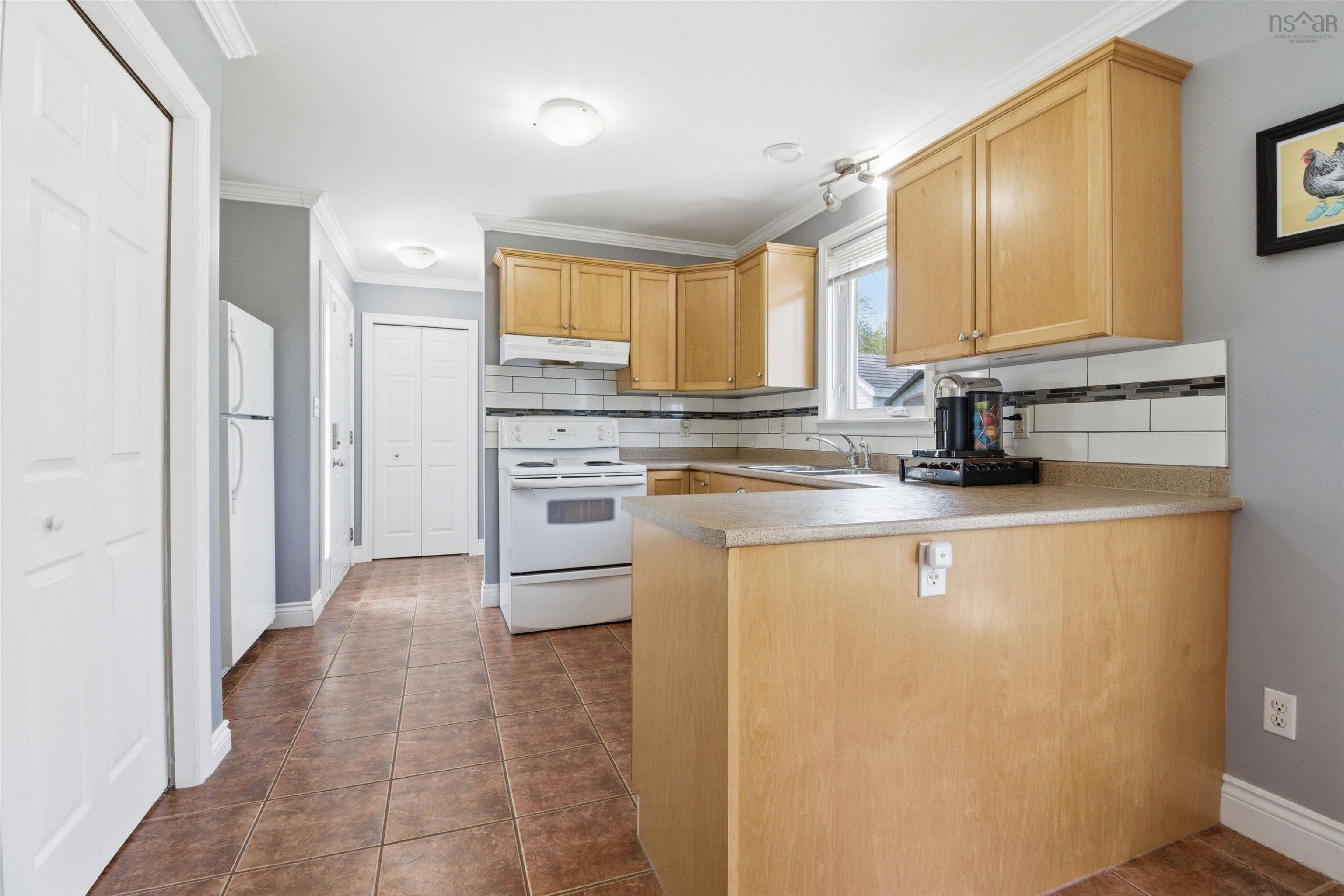 $299,900.00: 3725 Highway 215, Centre Burlington