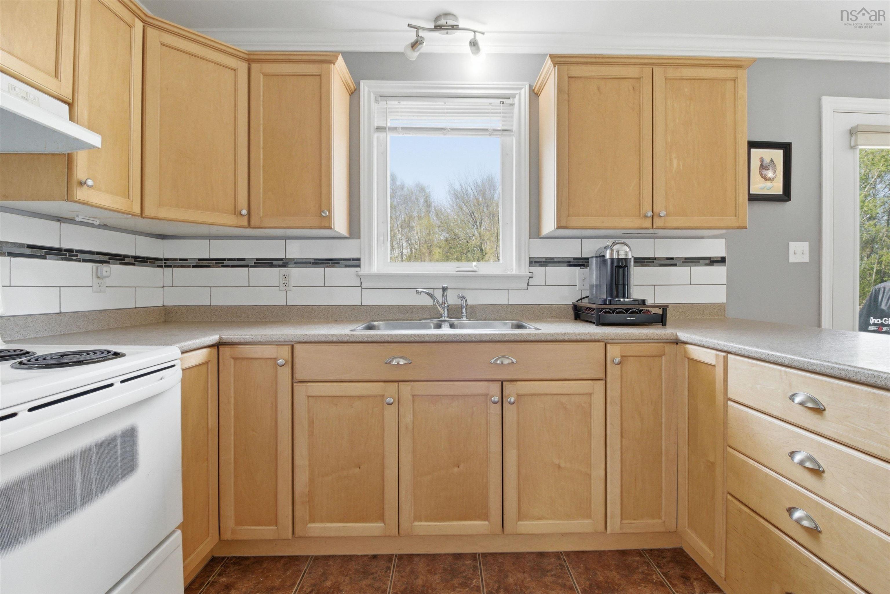 $299,900.00: 3725 Highway 215, Centre Burlington