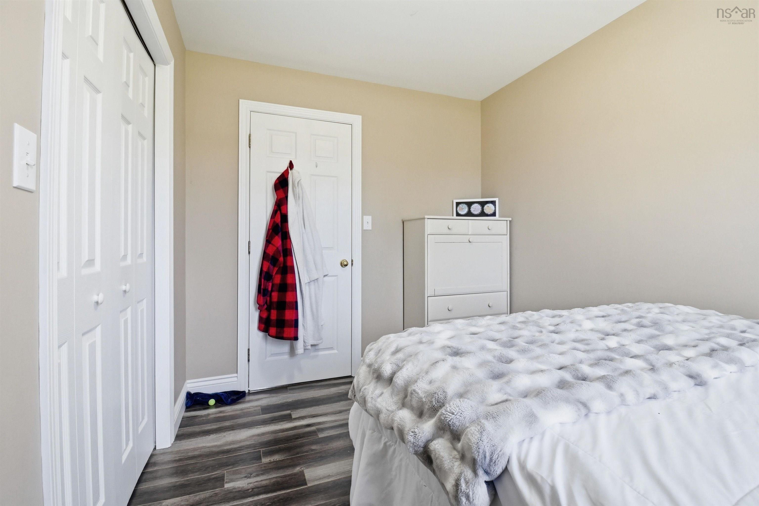 $299,900.00: 3725 Highway 215, Centre Burlington
