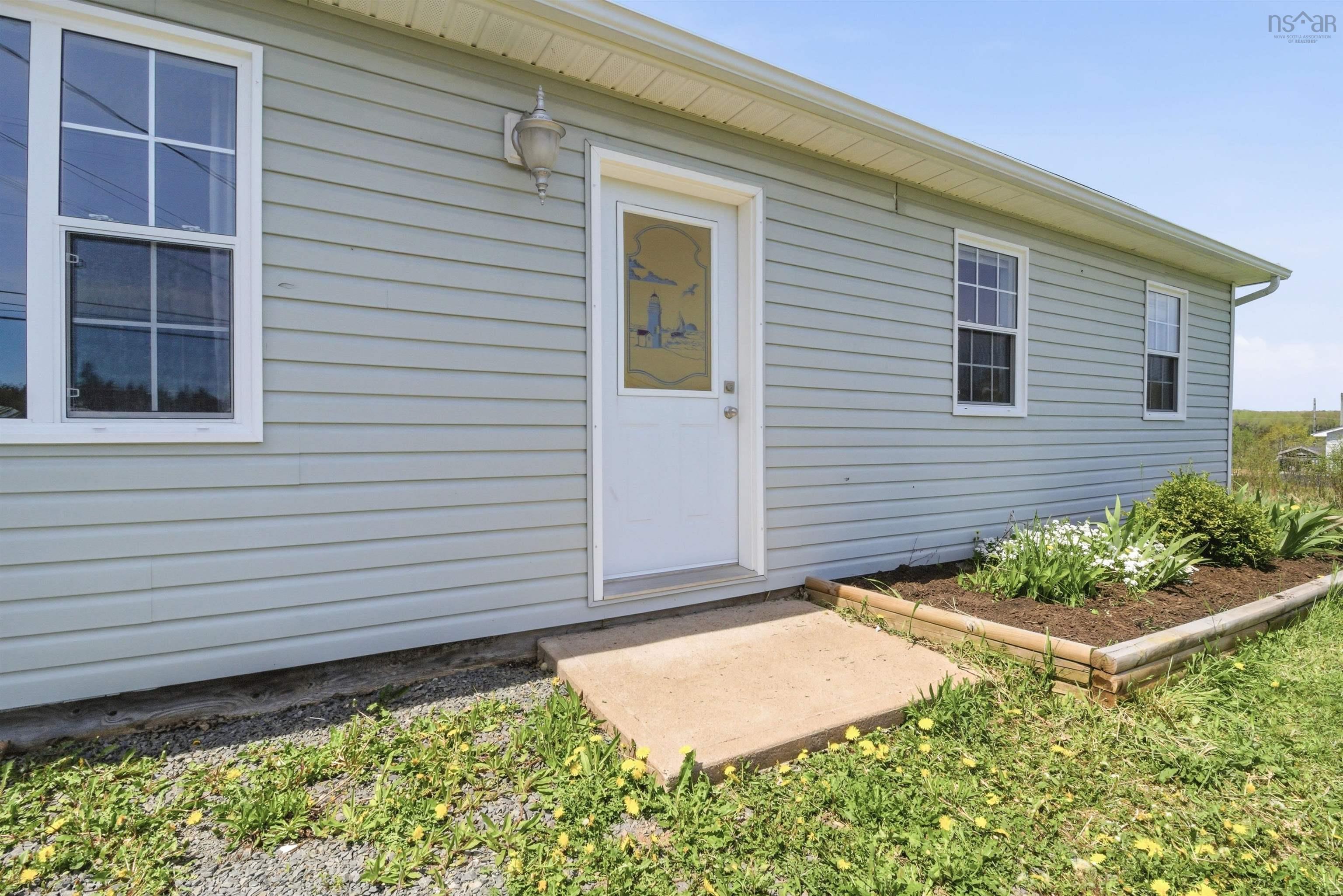 $299,900.00: 3725 Highway 215, Centre Burlington