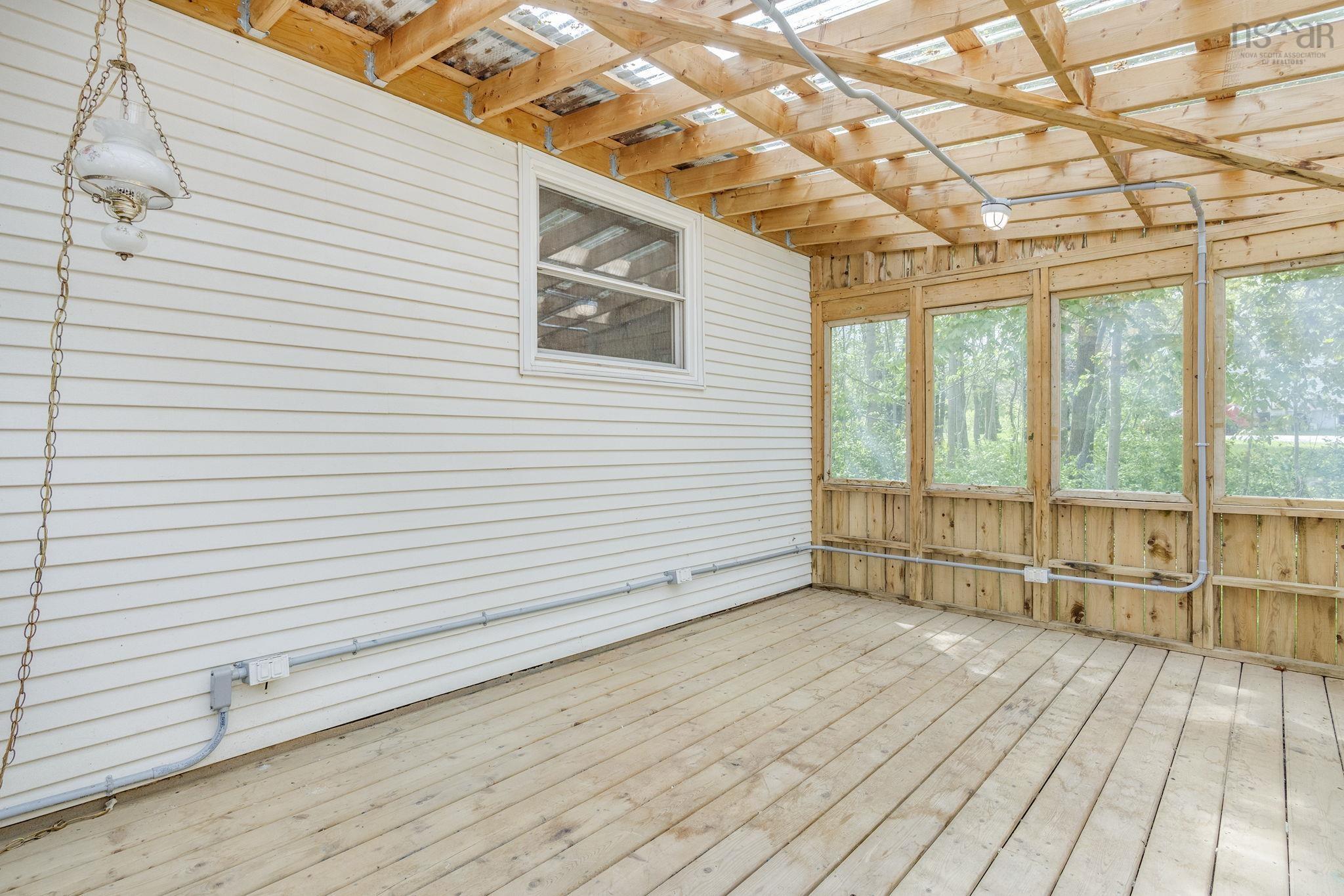 $299,900.00: 305 Lemarchant Drive, Canaan