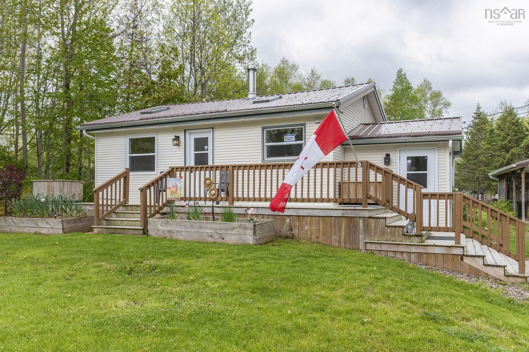 $299,900.00: 305 Lemarchant Drive, Canaan