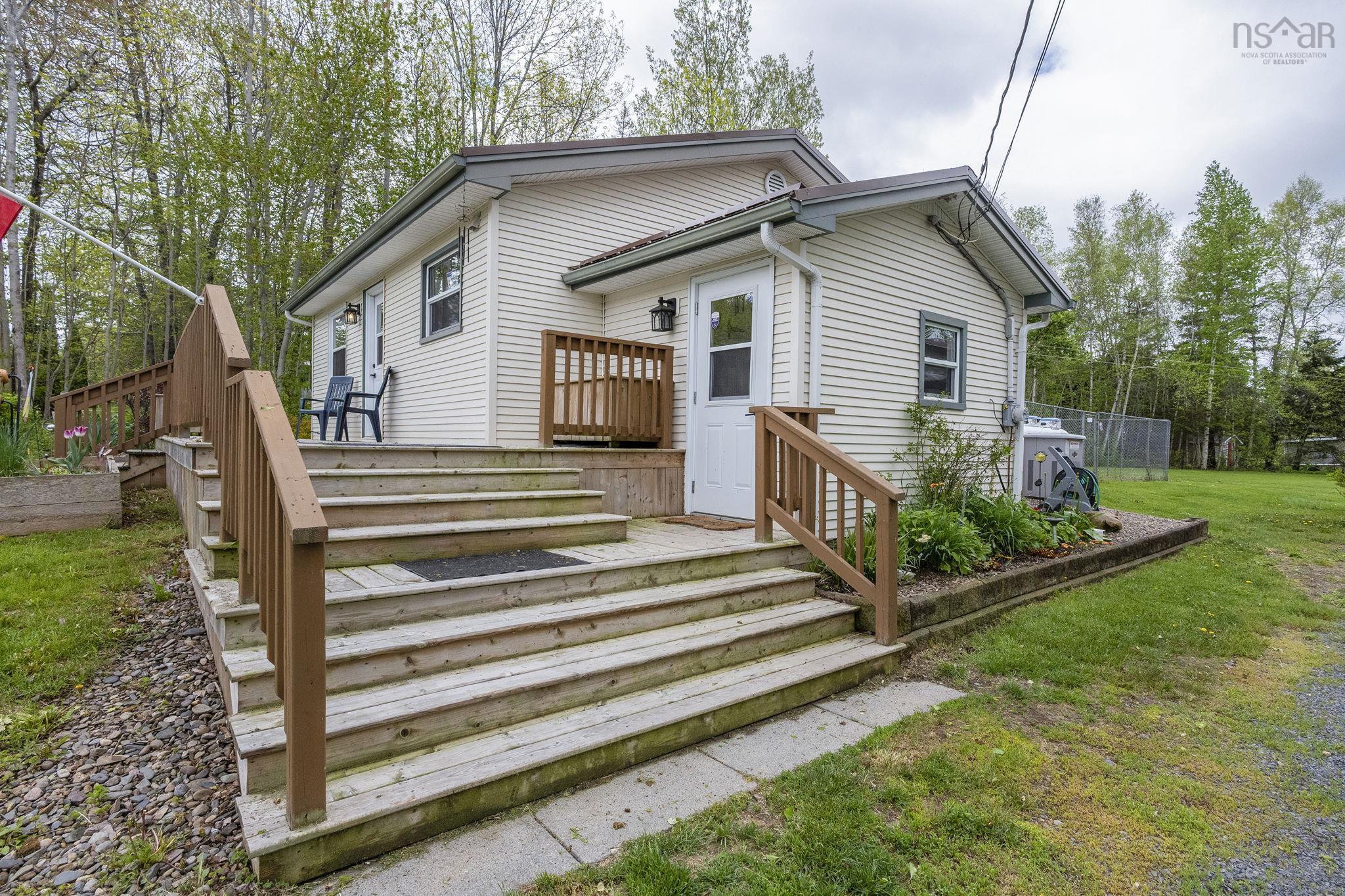$299,900.00: 305 Lemarchant Drive, Canaan