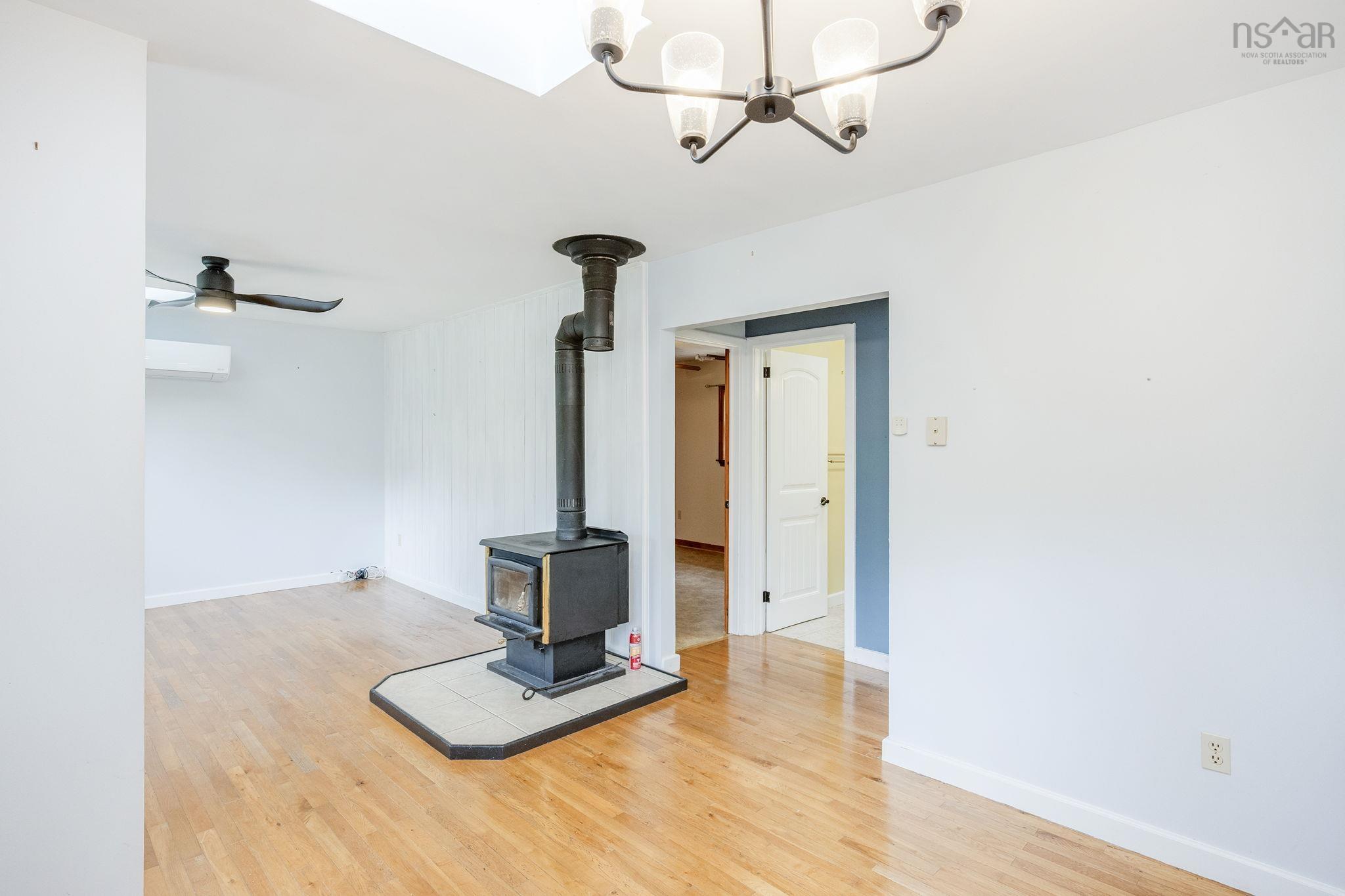$299,900.00: 305 Lemarchant Drive, Canaan