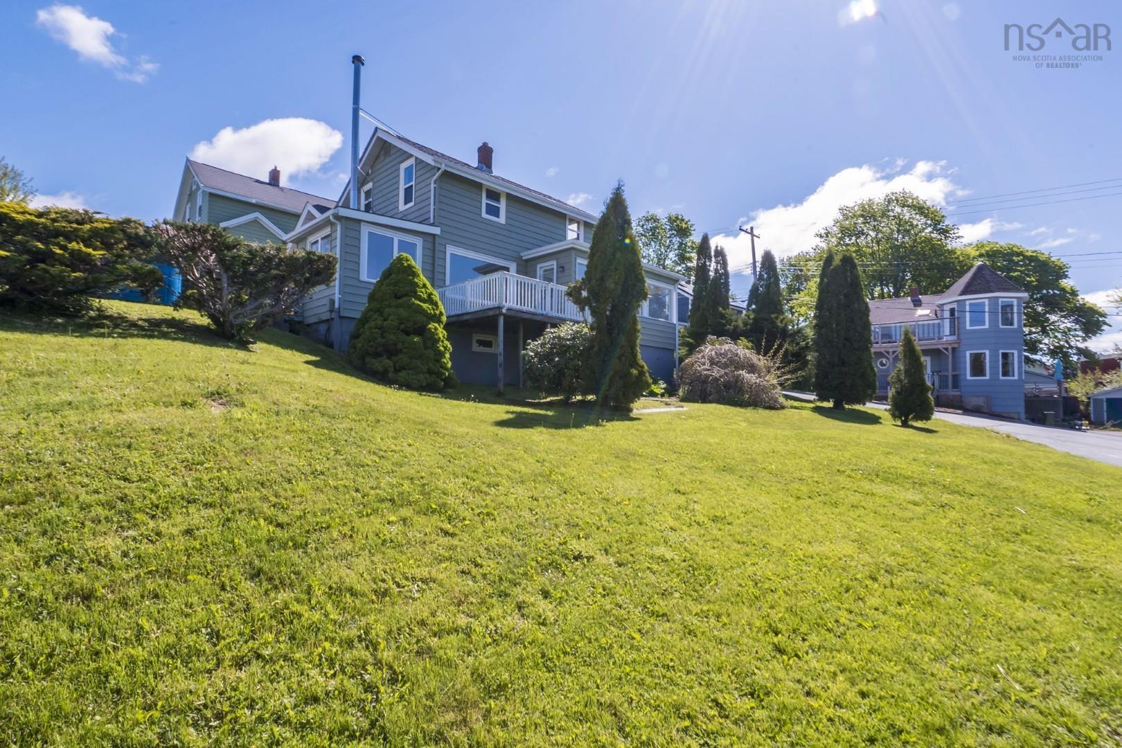 12 Arthur Street, Dartmouth, NS (MLS 202612489)