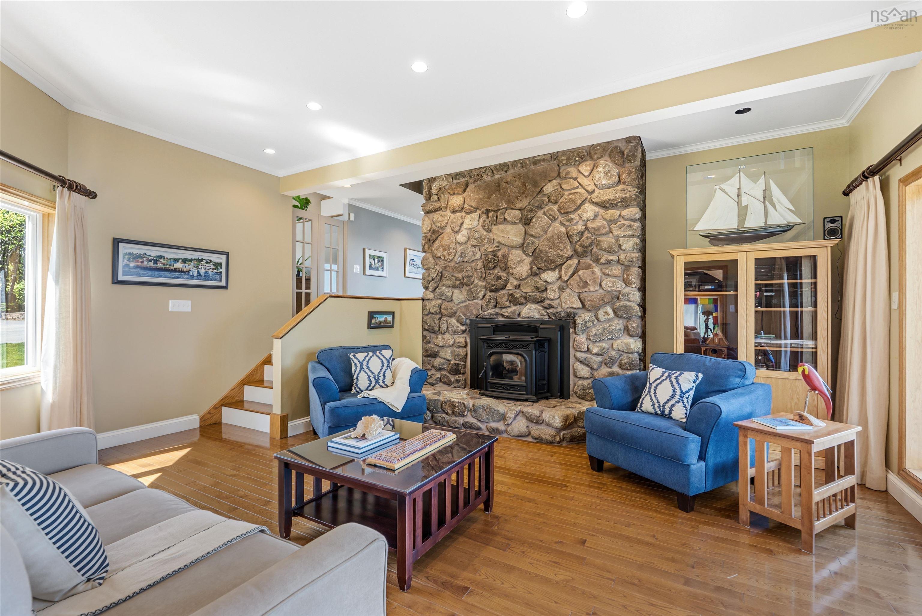 $1,850,000.00: 59 Cochrane Point Road, Enfield