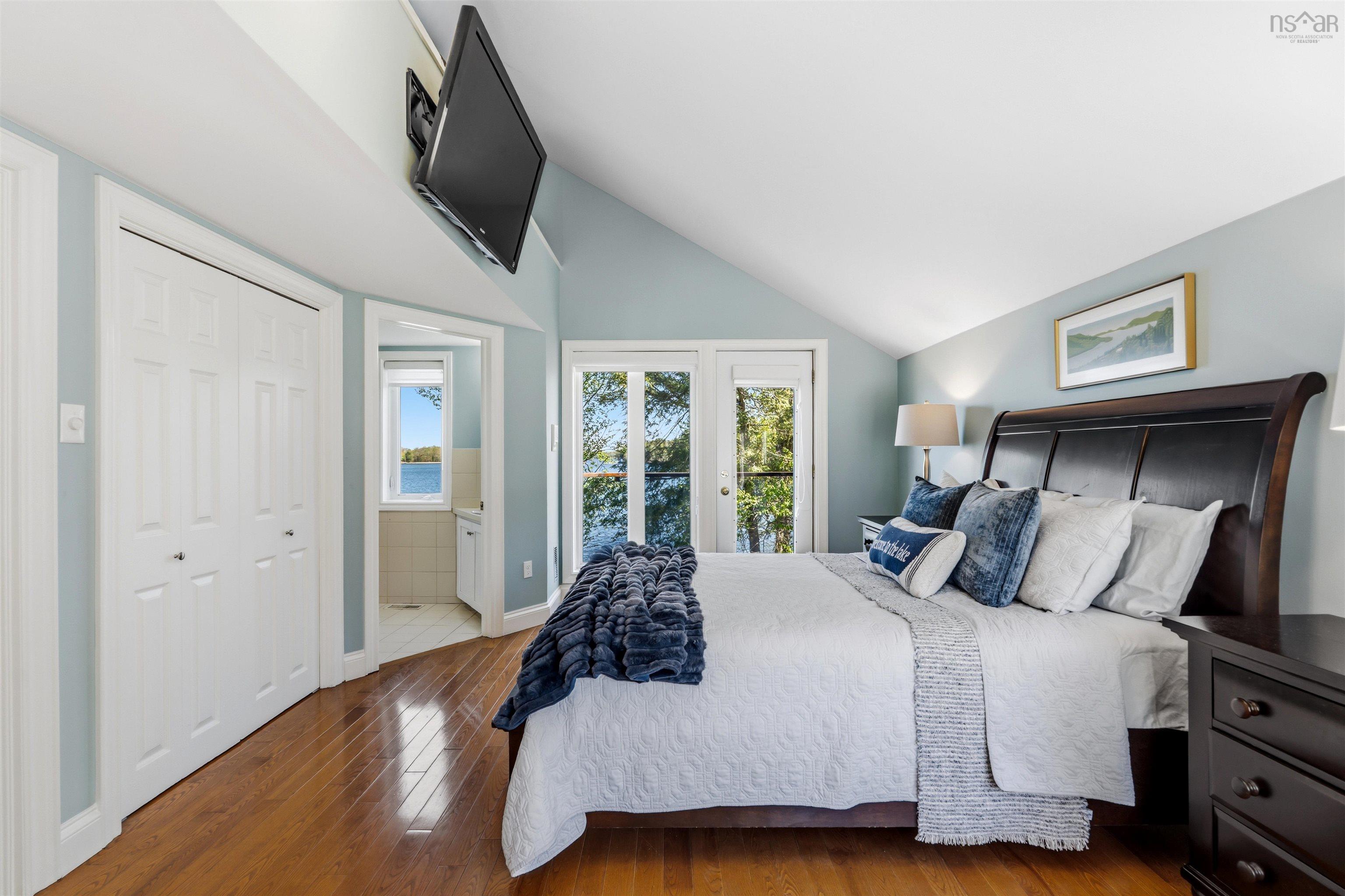 $1,850,000.00: 59 Cochrane Point Road, Enfield
