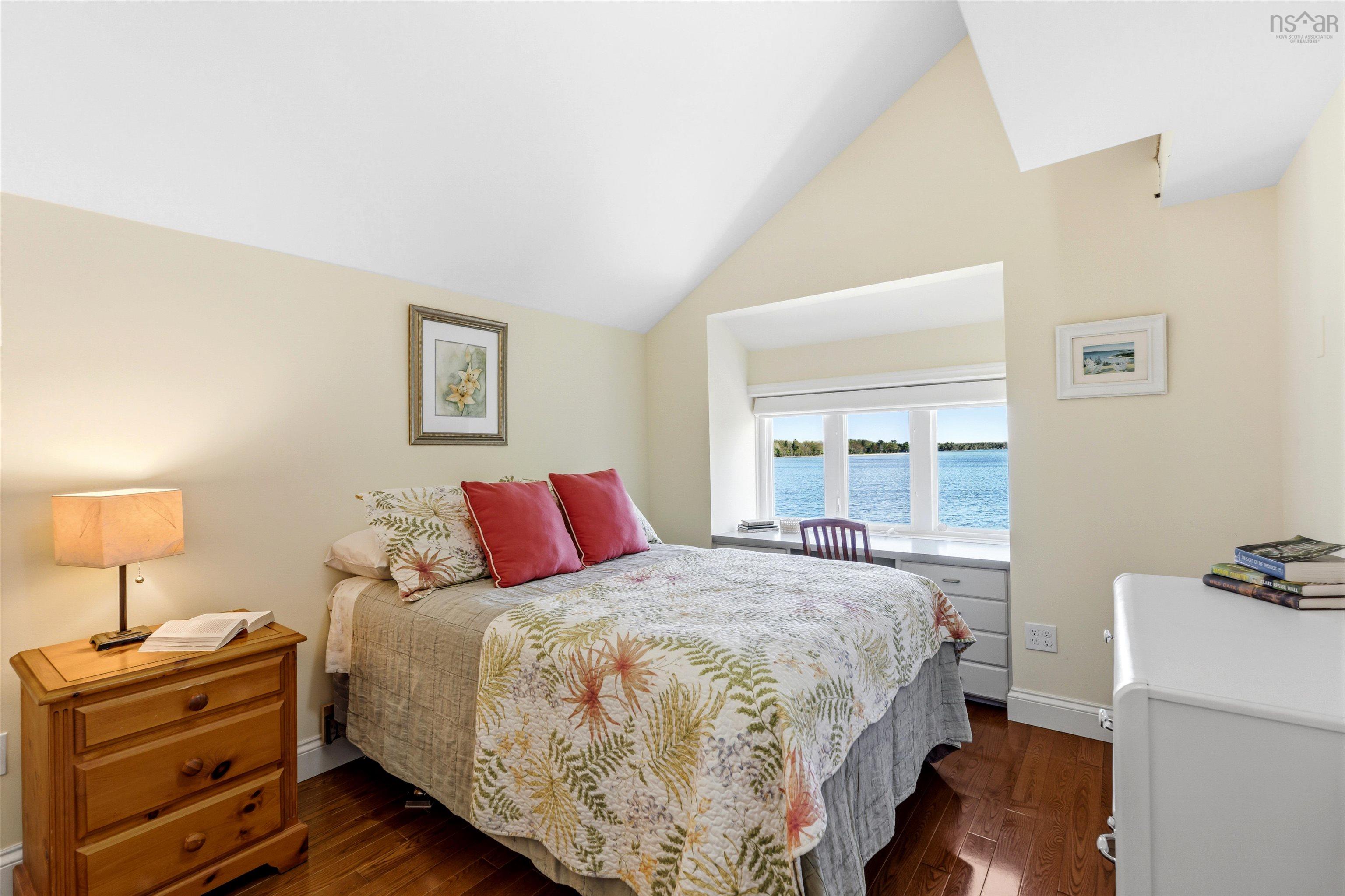 $1,850,000.00: 59 Cochrane Point Road, Enfield