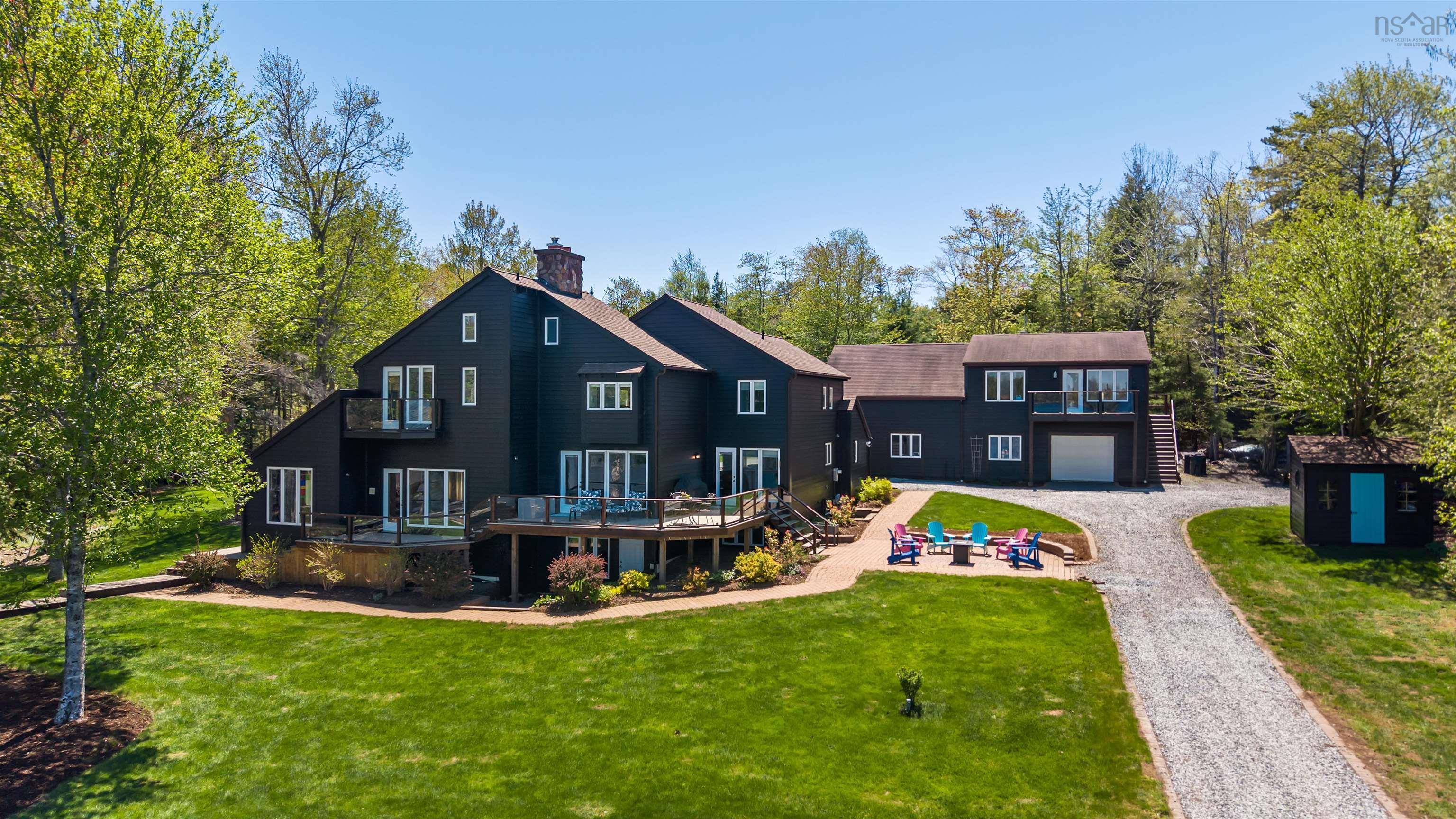 $1,850,000.00: 59 Cochrane Point Road, Enfield