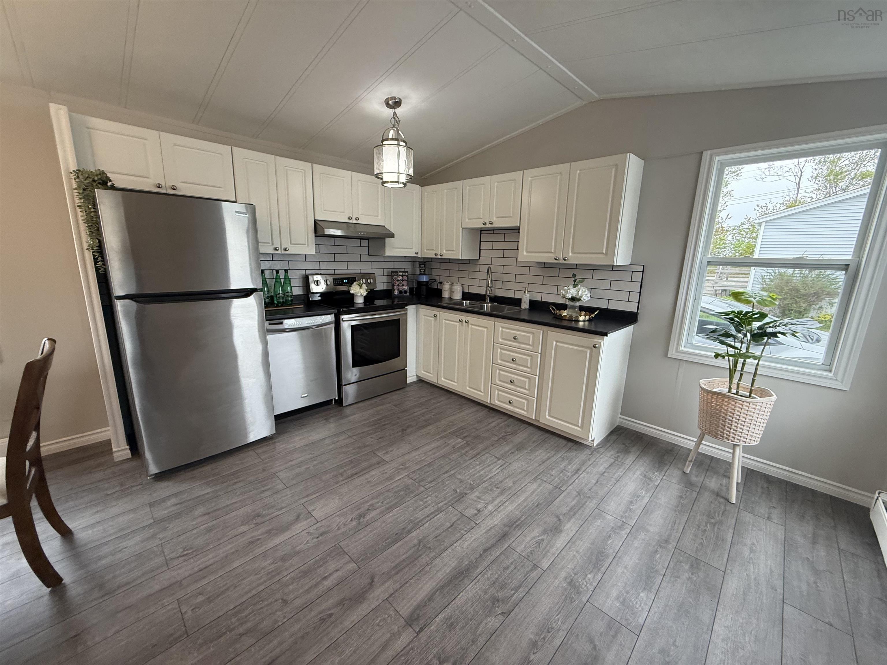 $229,900.00: 6 Earleton Avenue, Dartmouth
