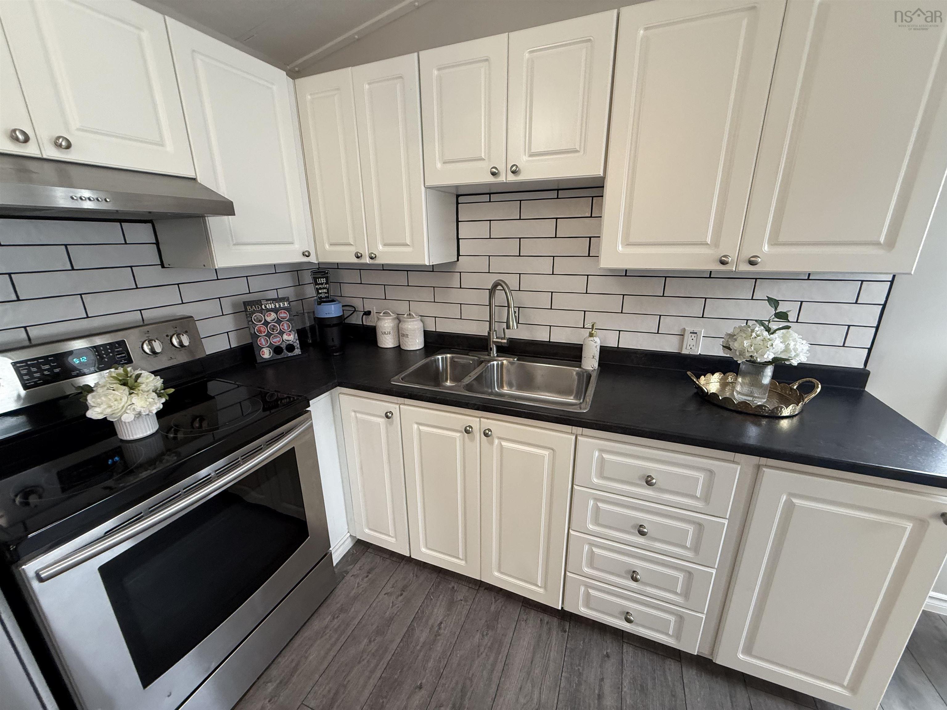 $229,900.00: 6 Earleton Avenue, Dartmouth
