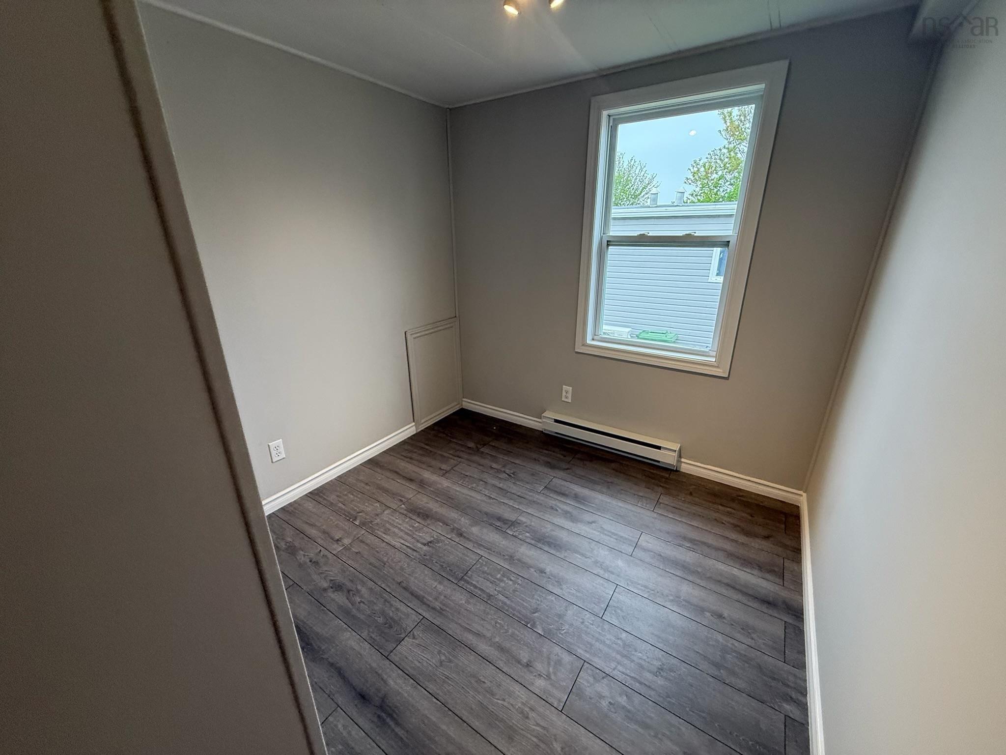 $229,900.00: 6 Earleton Avenue, Dartmouth