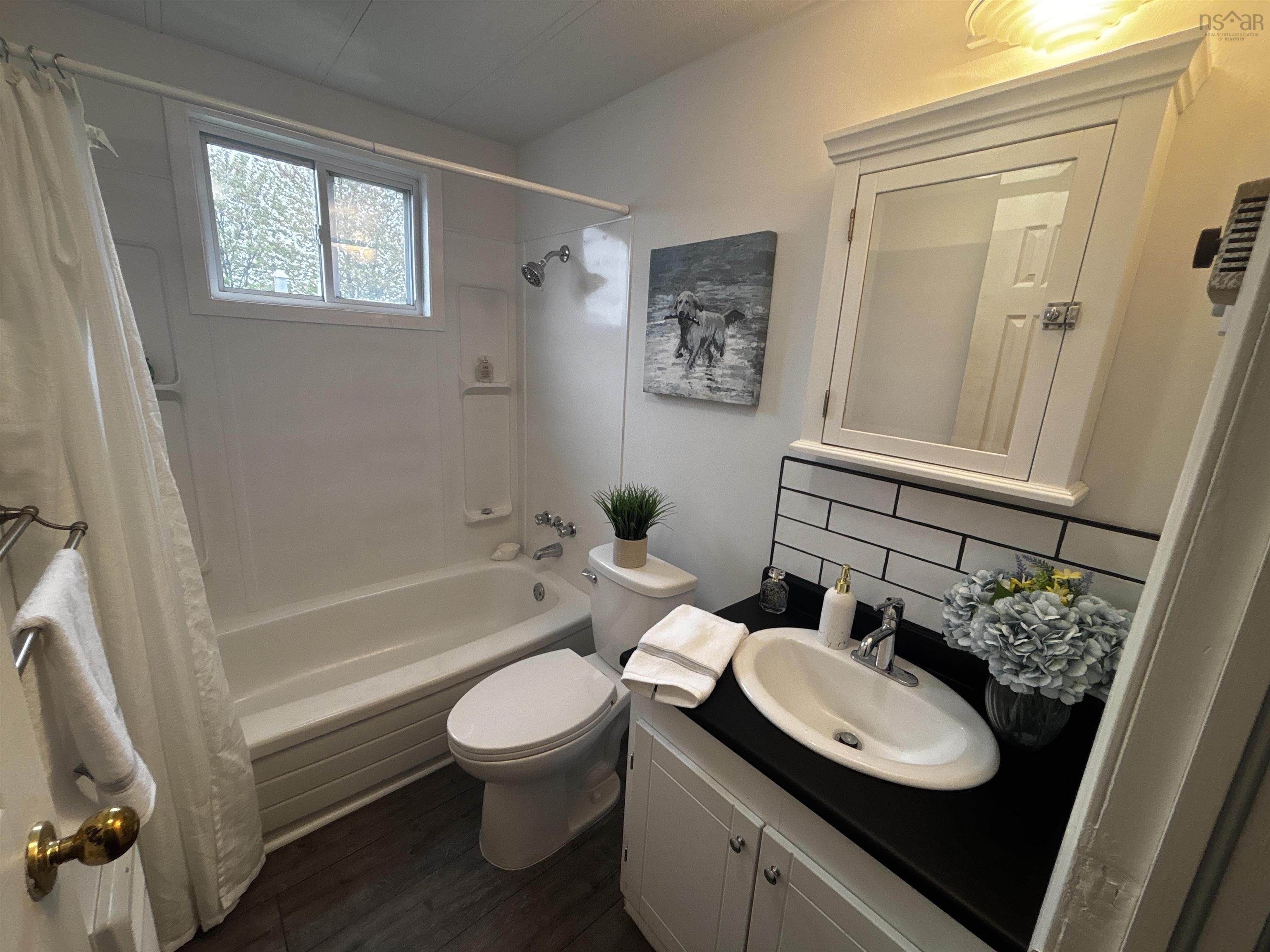 $229,900.00: 6 Earleton Avenue, Dartmouth