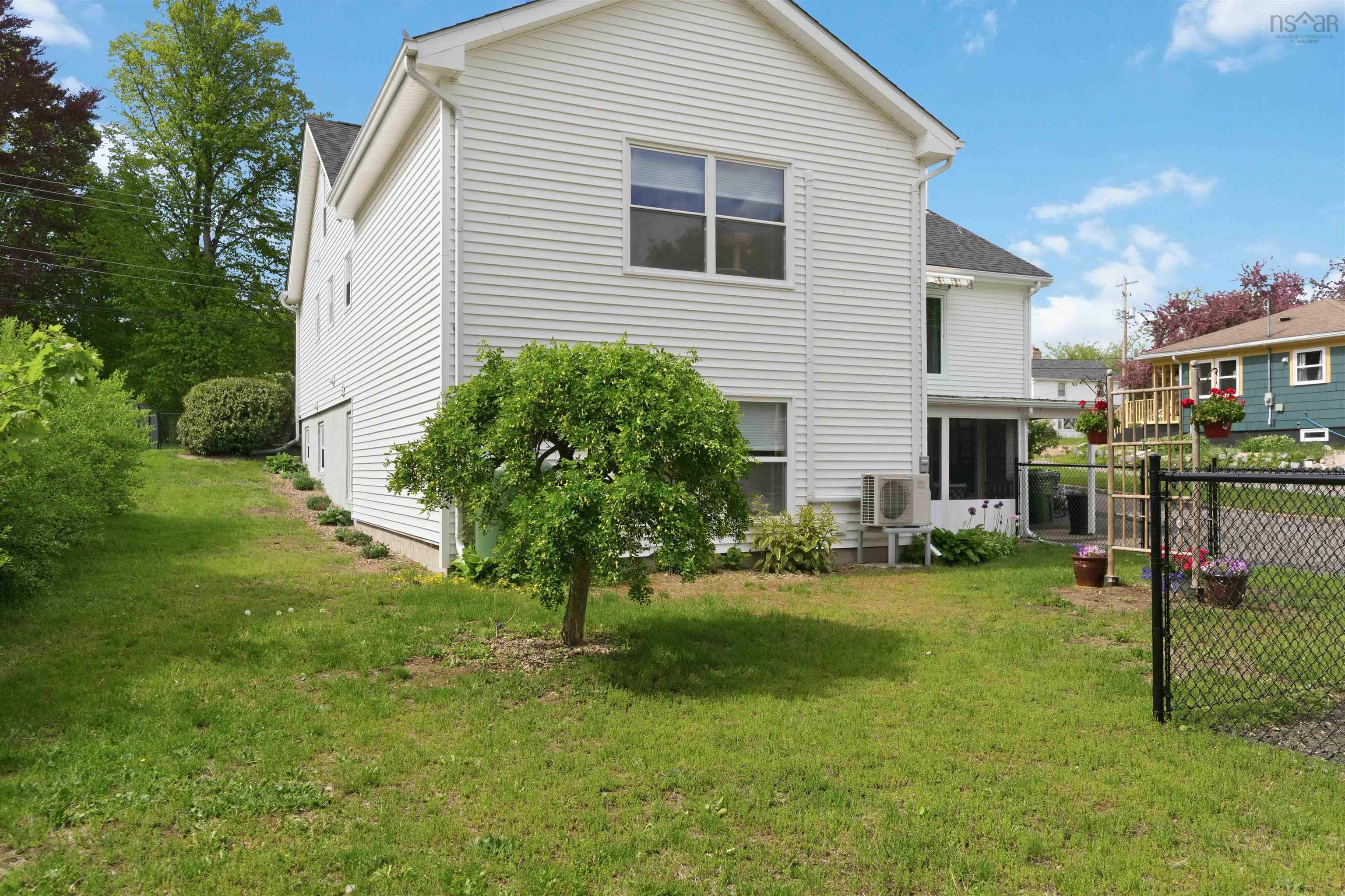 $475,000.00: 10 Connaught Ave Avenue, Middleton