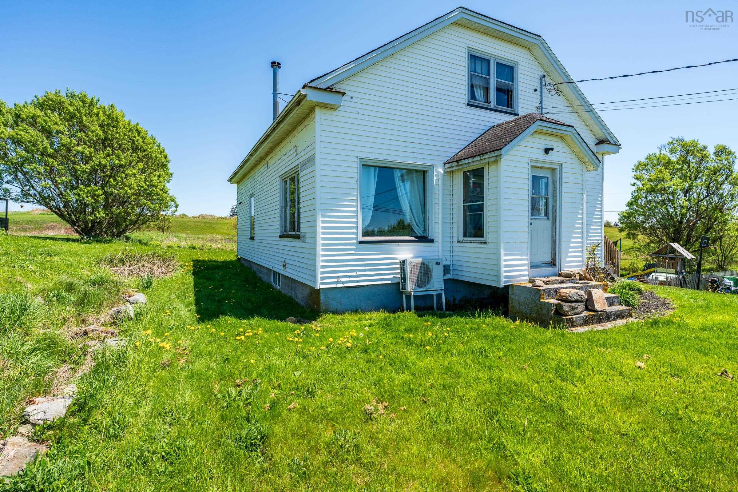 $289,000.00: 1614 Main Shore Road, Sandford