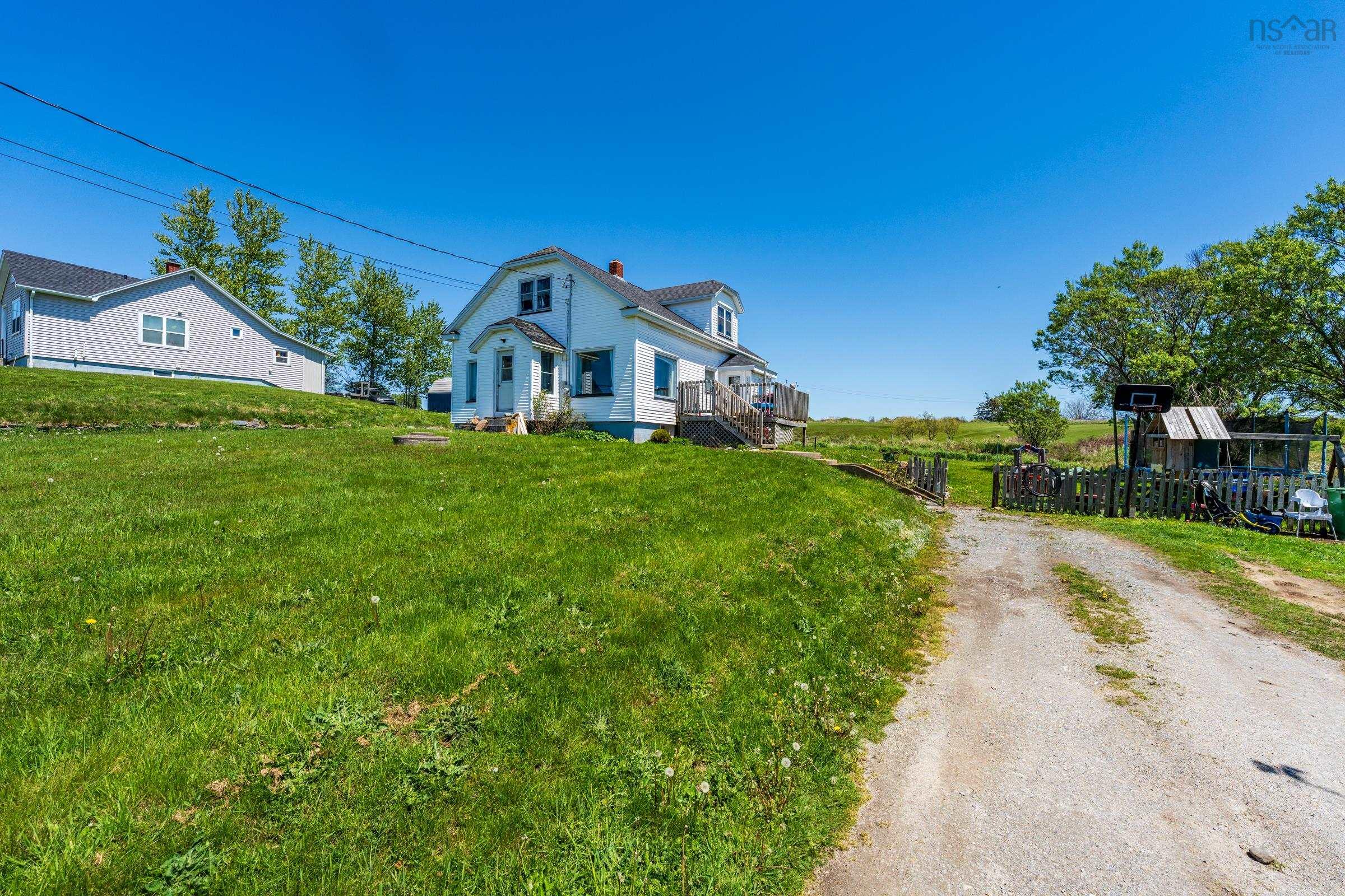$289,000.00: 1614 Main Shore Road, Sandford