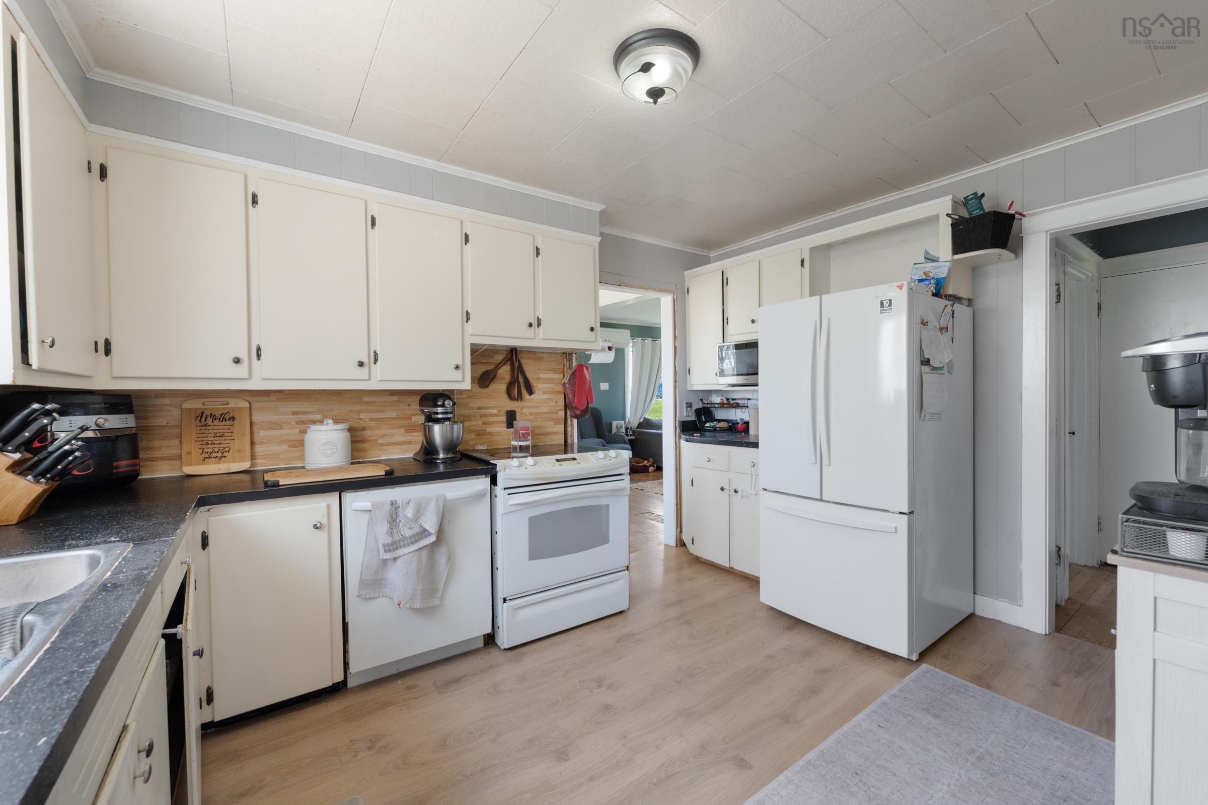 $289,000.00: 1614 Main Shore Road, Sandford