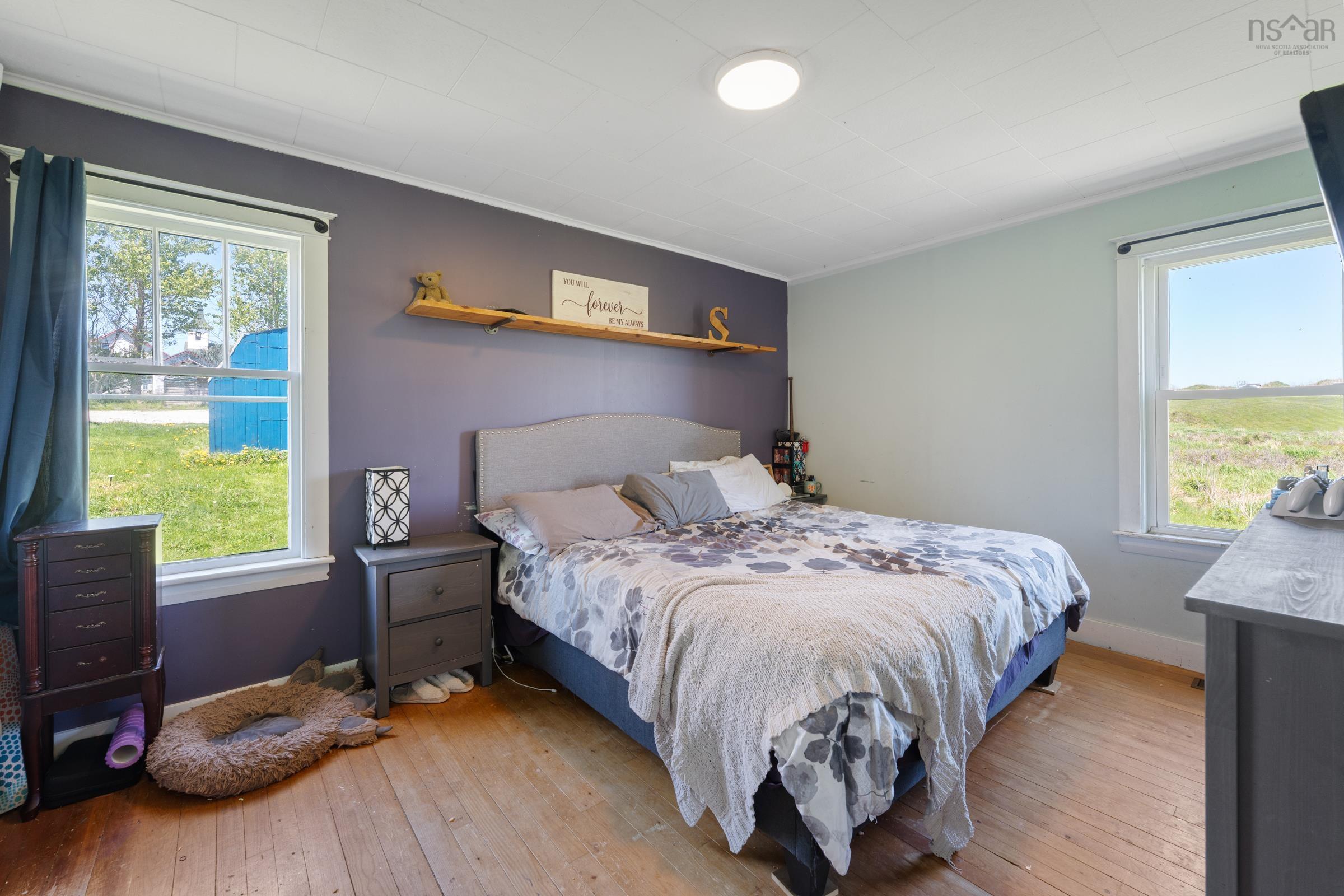 $289,000.00: 1614 Main Shore Road, Sandford