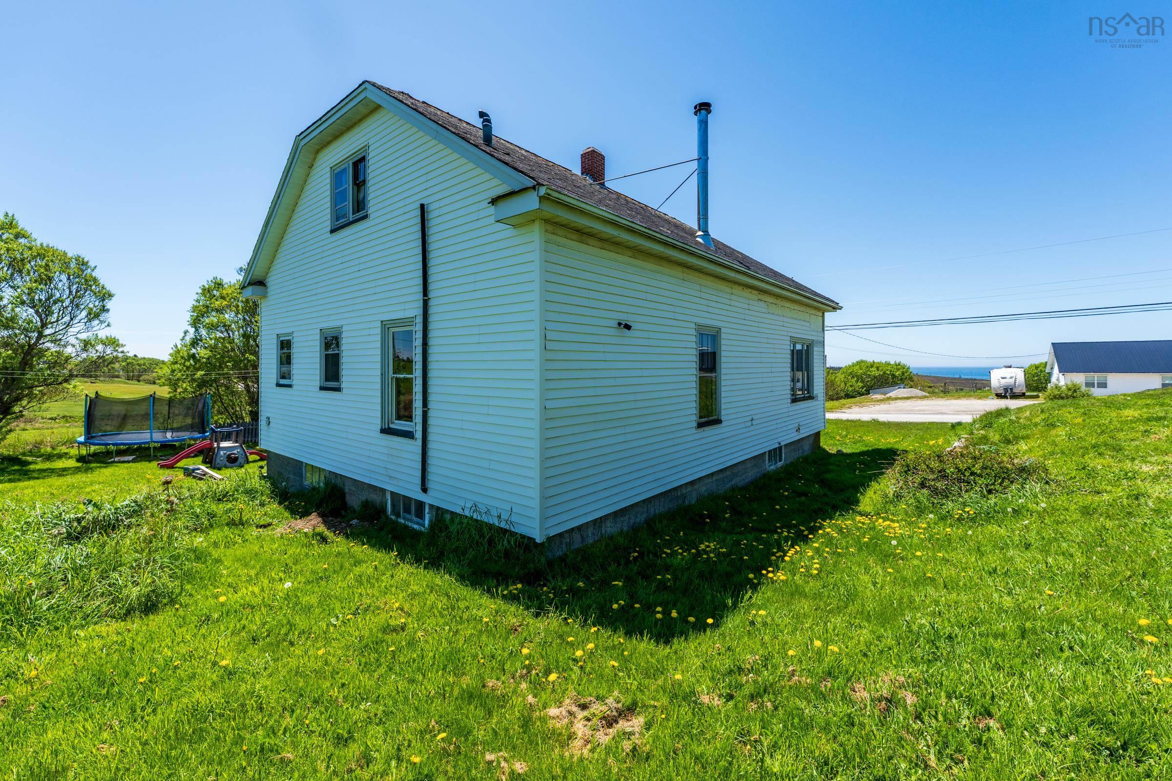 $289,000.00: 1614 Main Shore Road, Sandford