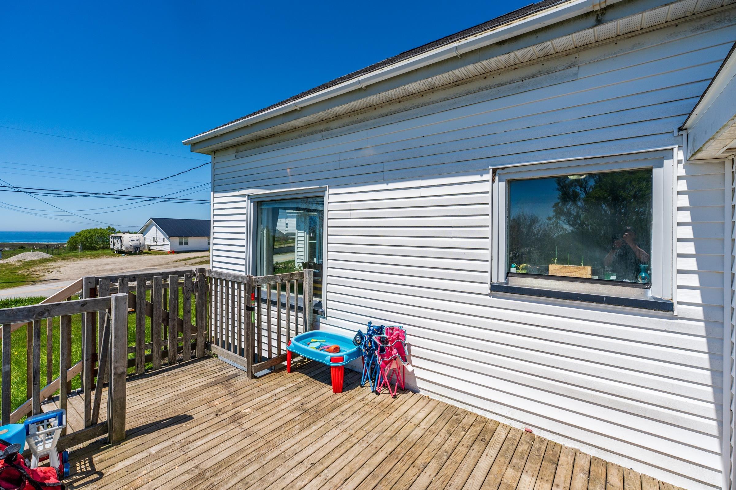 $289,000.00: 1614 Main Shore Road, Sandford
