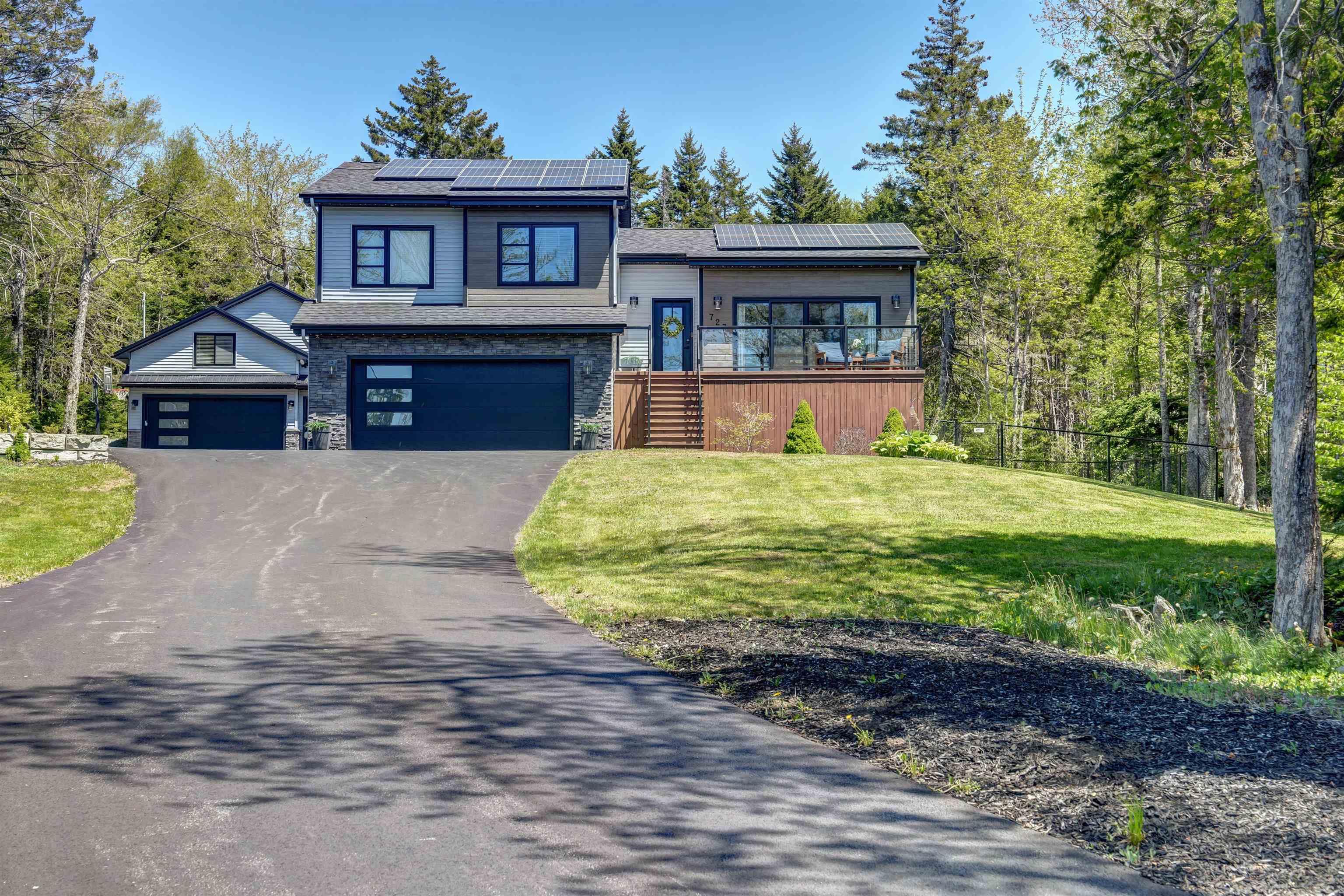 $1,380,000.00: 723 McCabe Lake Drive, Middle Sackville