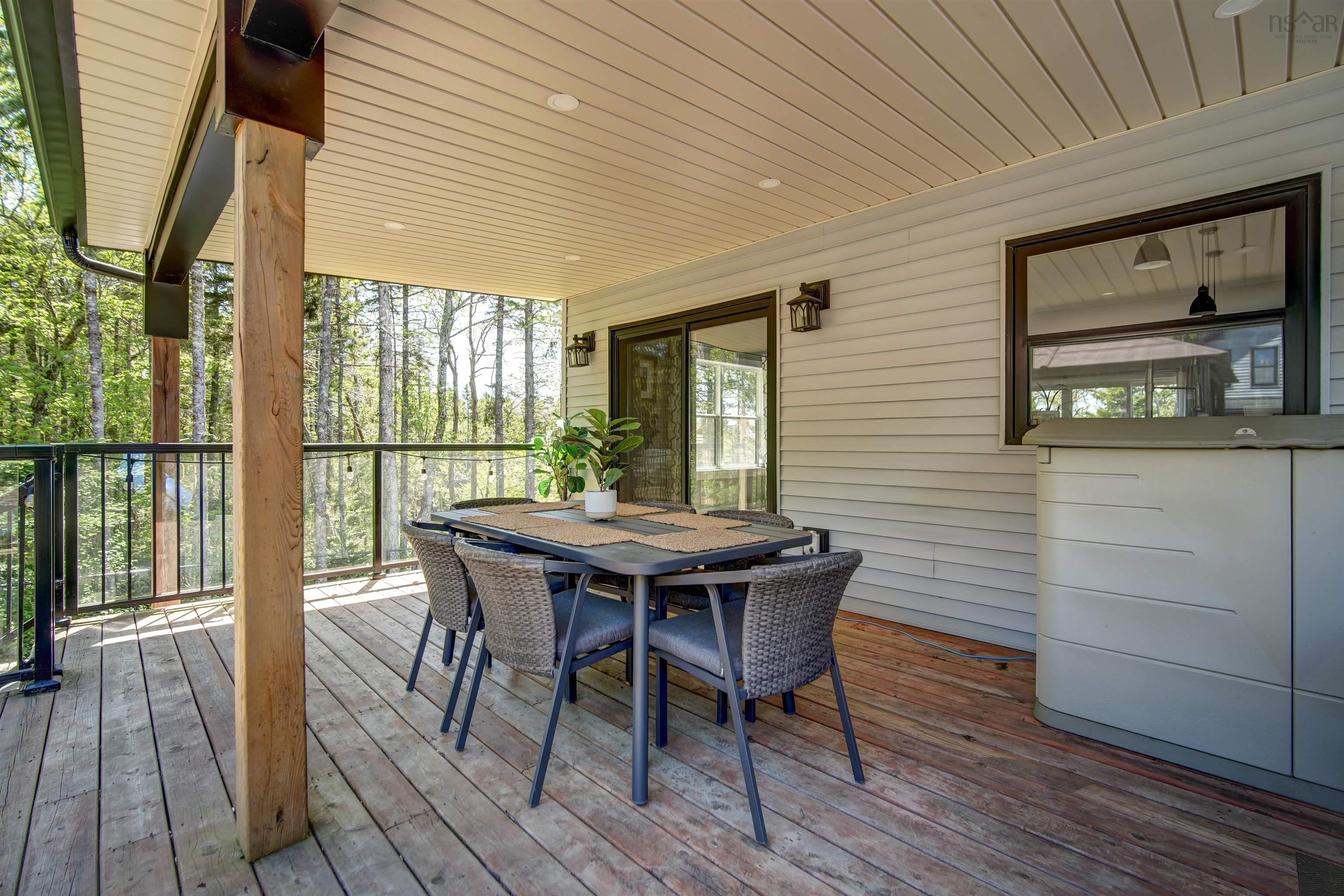 $1,380,000.00: 723 McCabe Lake Drive, Middle Sackville