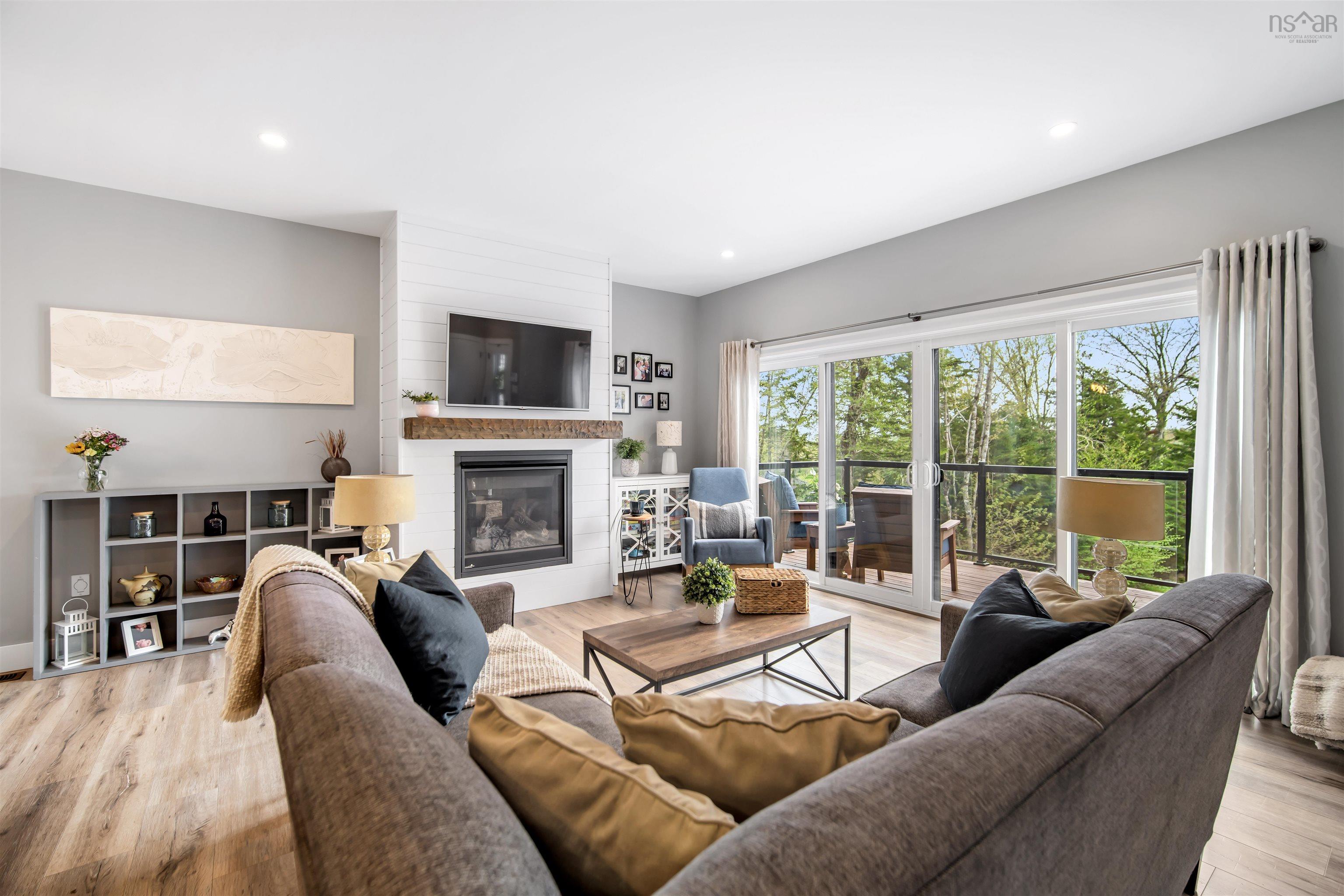 $1,380,000.00: 723 McCabe Lake Drive, Middle Sackville