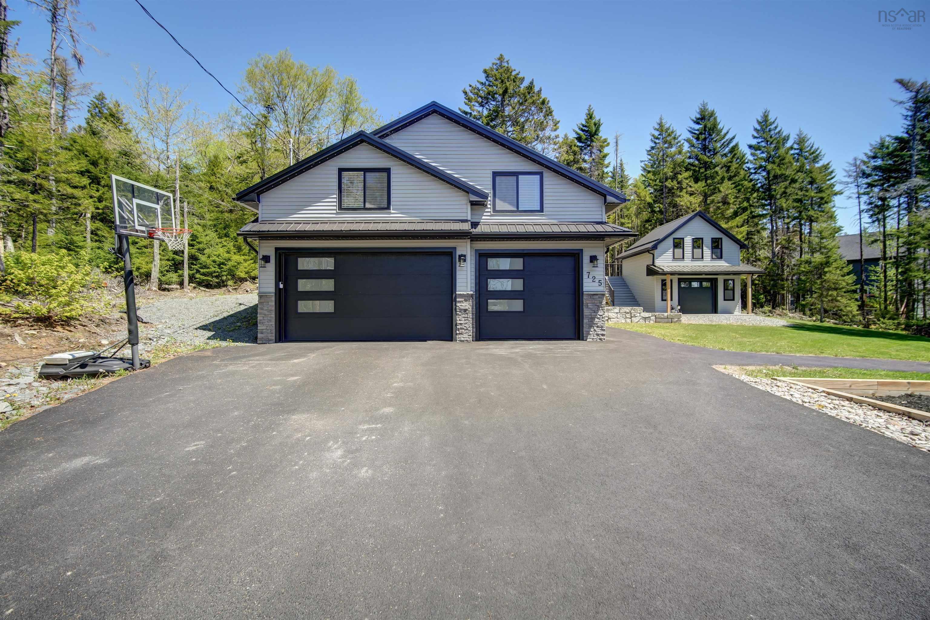 $1,380,000.00: 723 McCabe Lake Drive, Middle Sackville