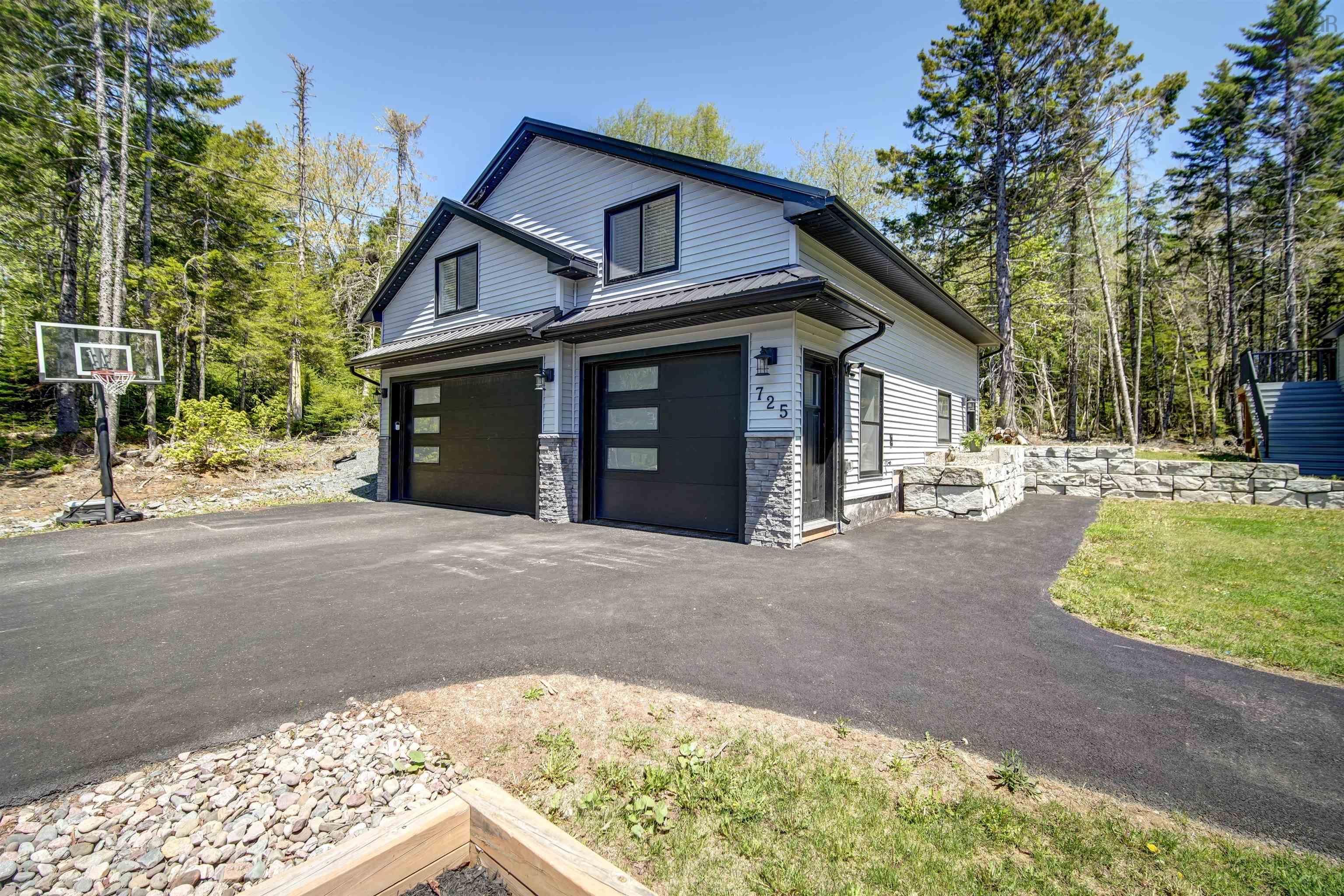 $1,380,000.00: 723 McCabe Lake Drive, Middle Sackville