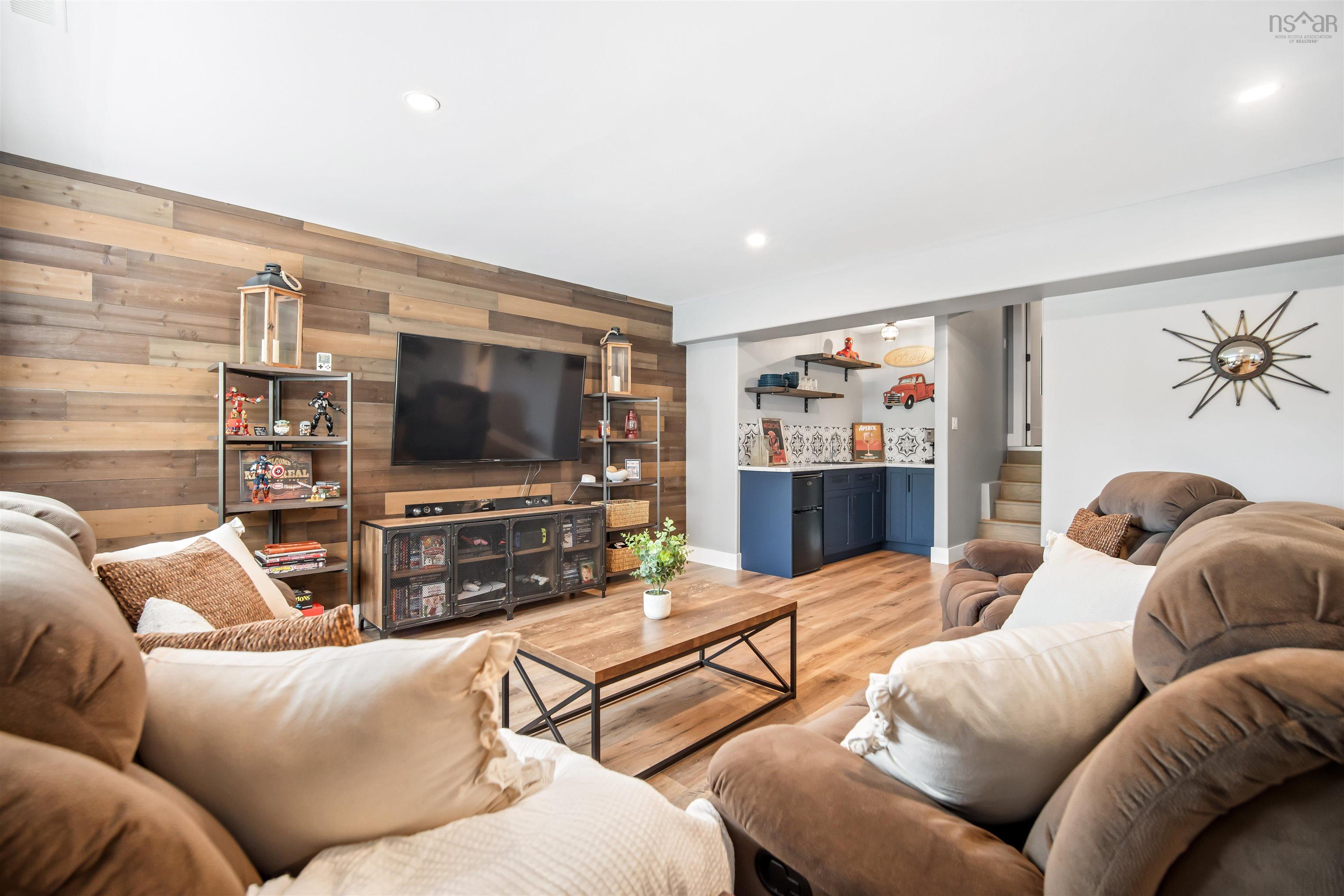 $1,380,000.00: 723 McCabe Lake Drive, Middle Sackville