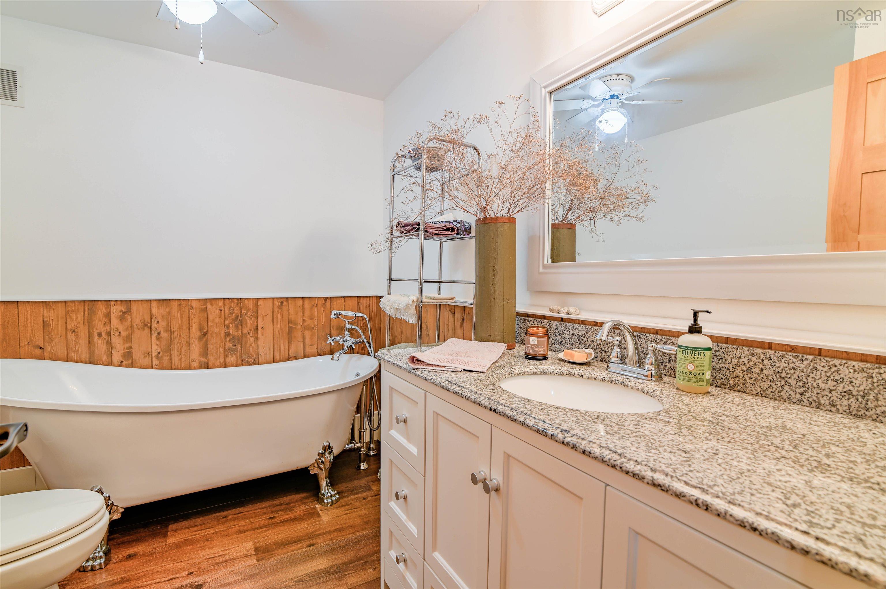 $540,000.00: 285 Hwy 12, Blue Mountain