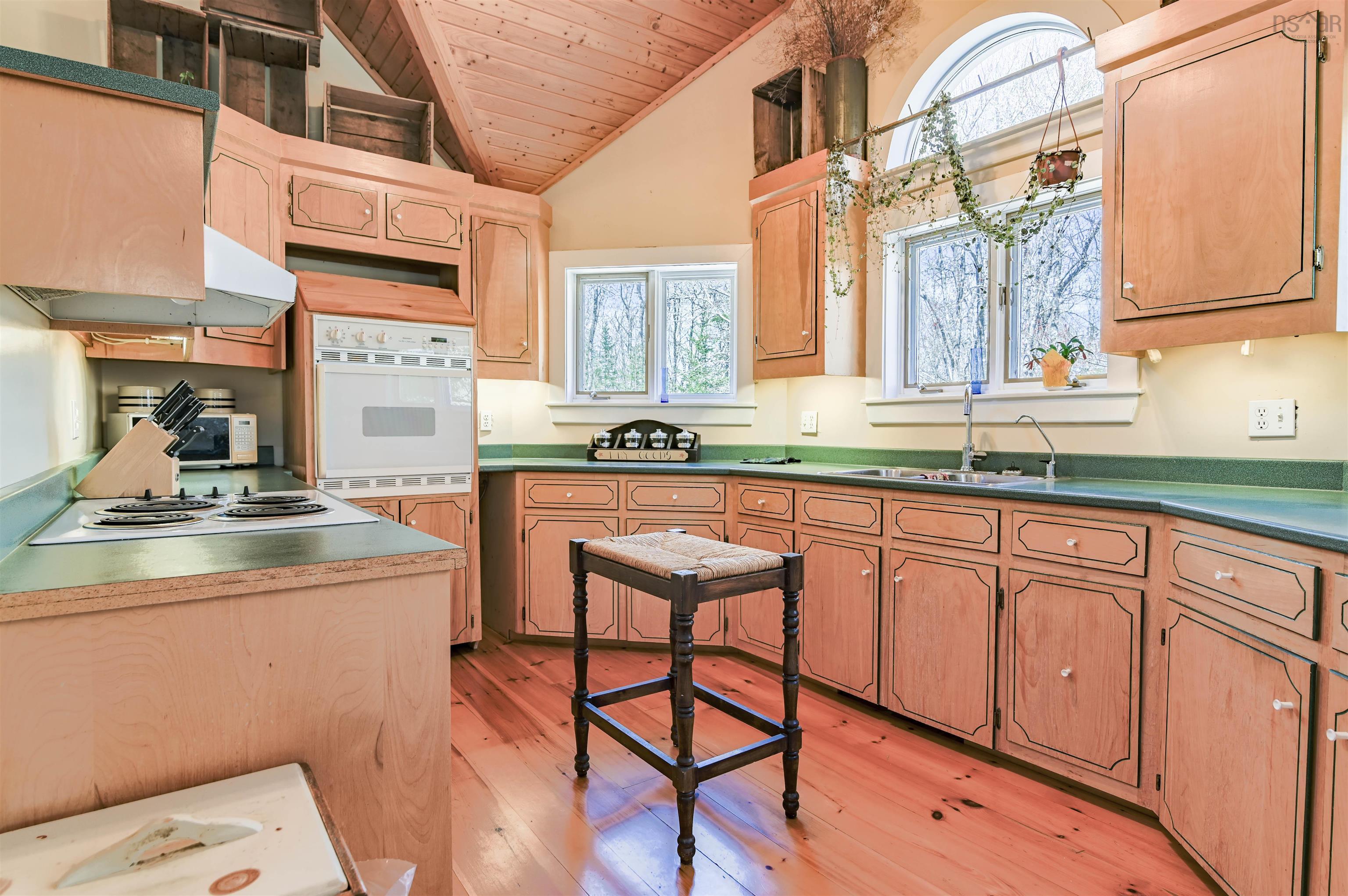$540,000.00: 285 Hwy 12, Blue Mountain