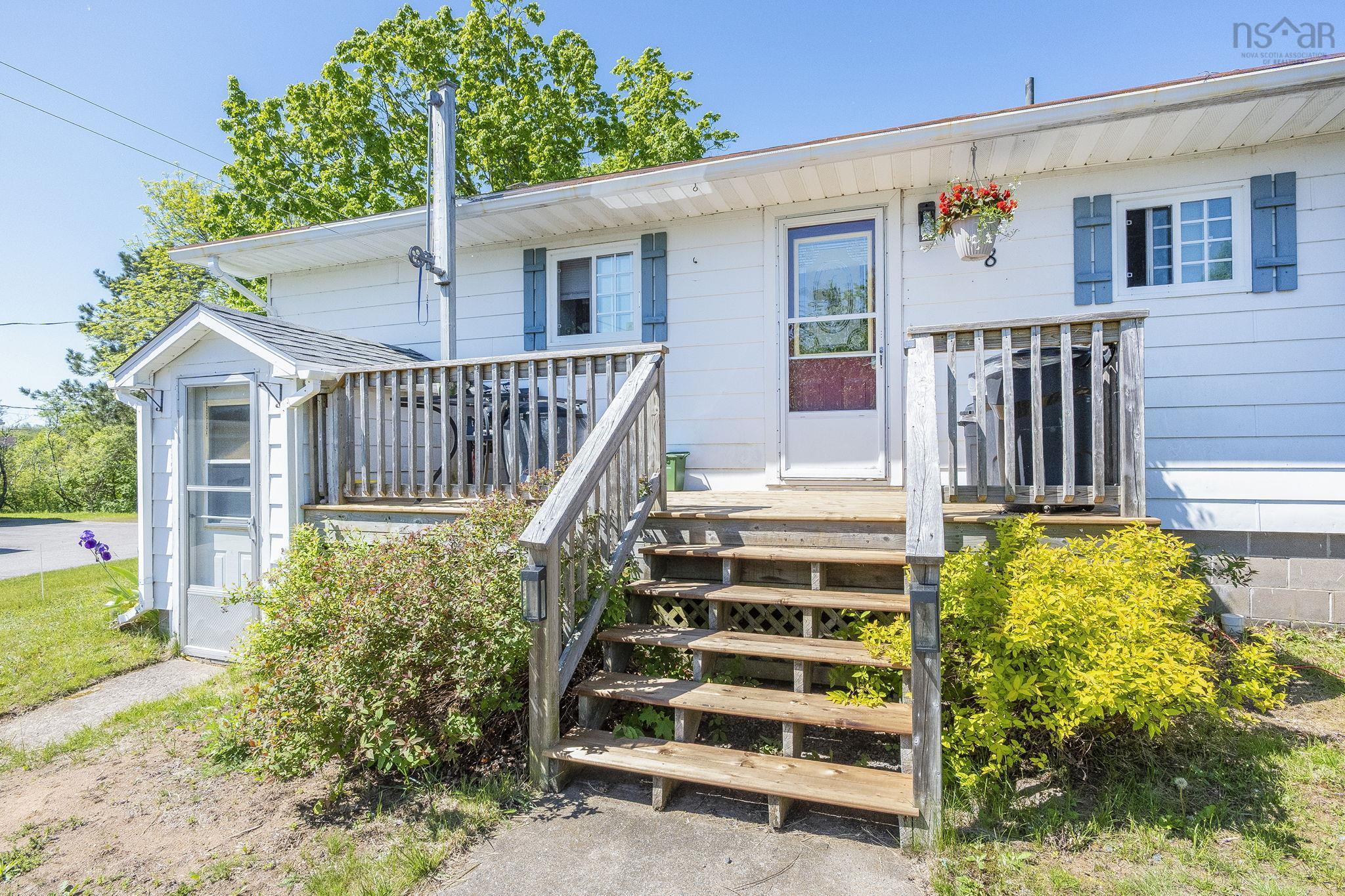$775,000.00: 1878 Torbrook Road, Meadowvale