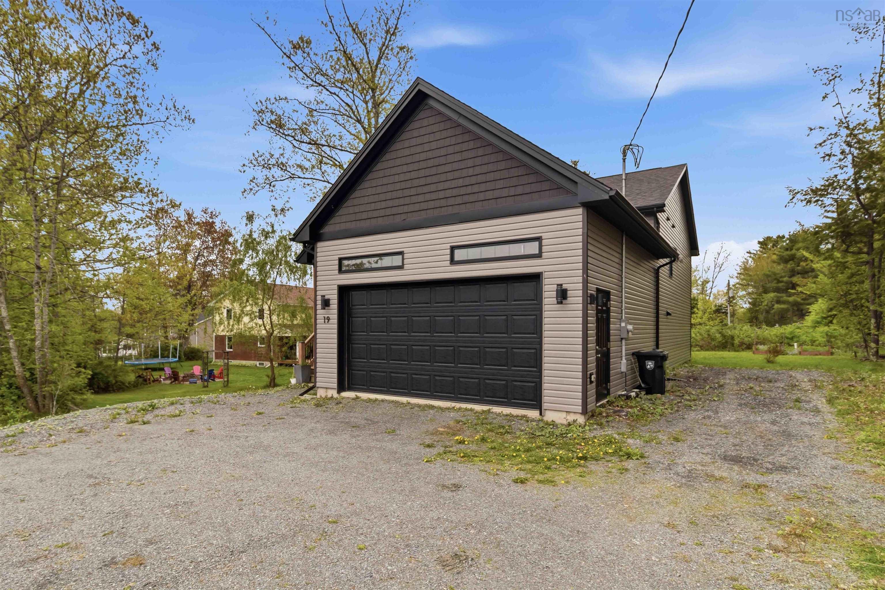 $624,900.00: 19 Pine Hill Drive, Elmsdale