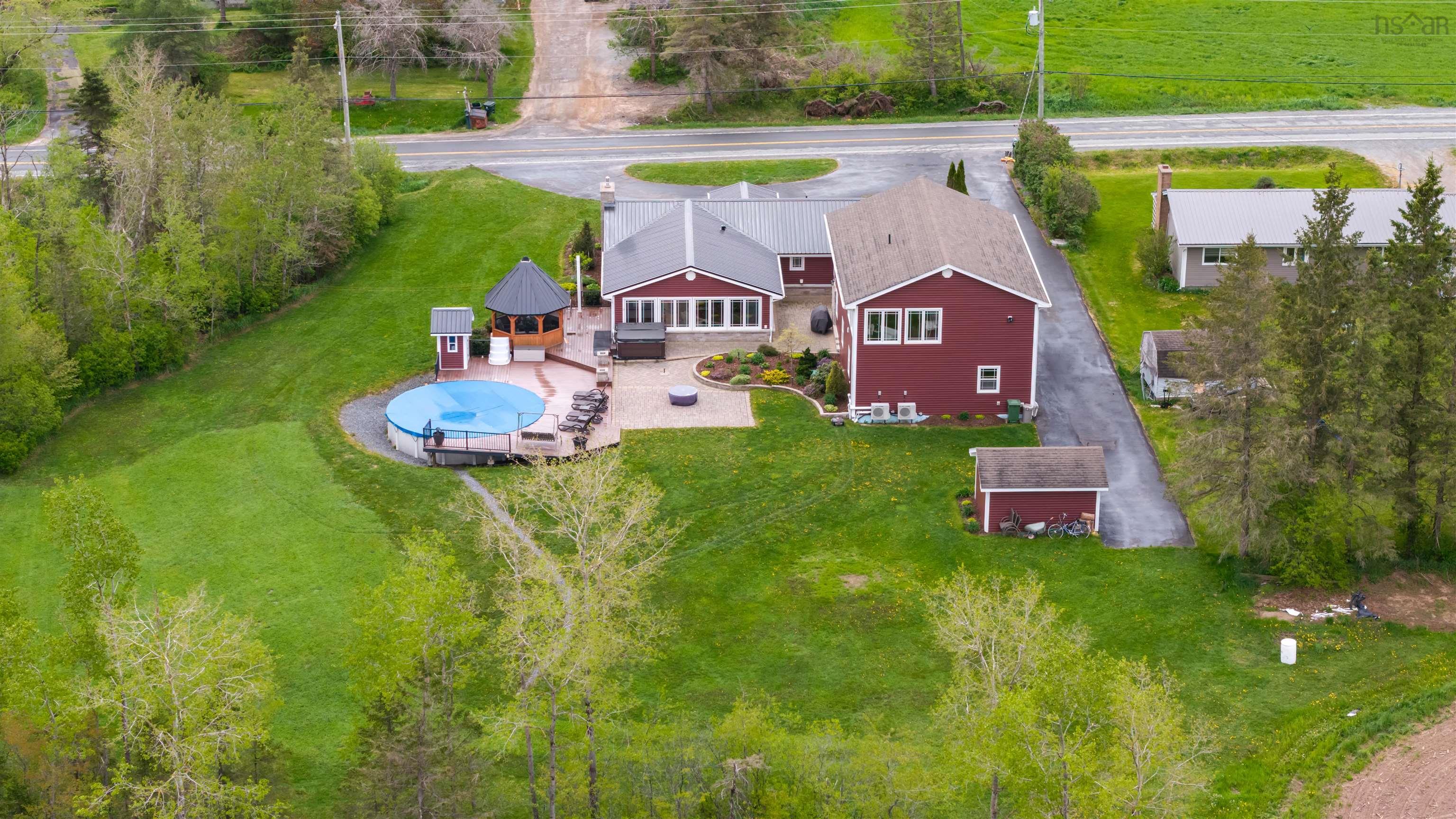 $879,900.00: 8805 Highway 14, Hardwood Lands