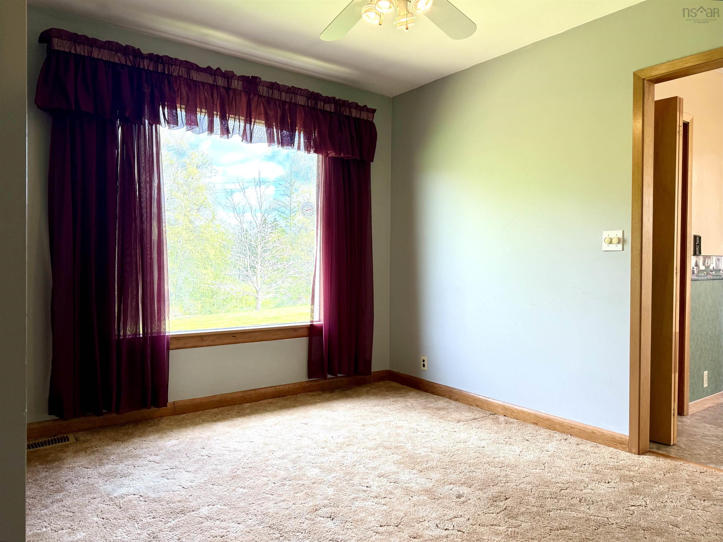 $324,900.00: 897 6 Highway, East Amherst