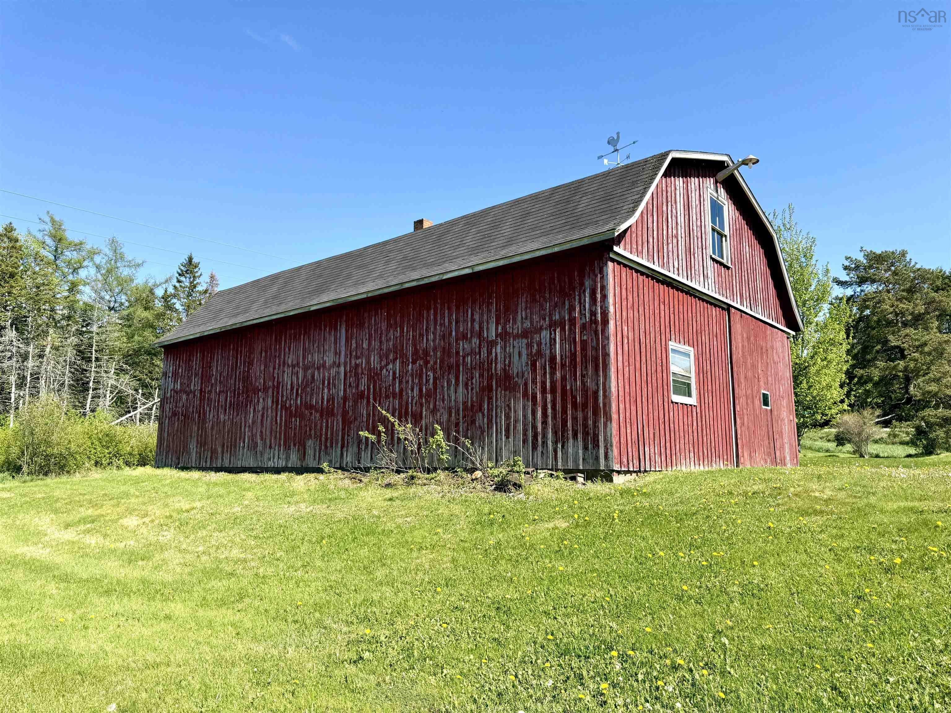 $324,900.00: 897 6 Highway, East Amherst