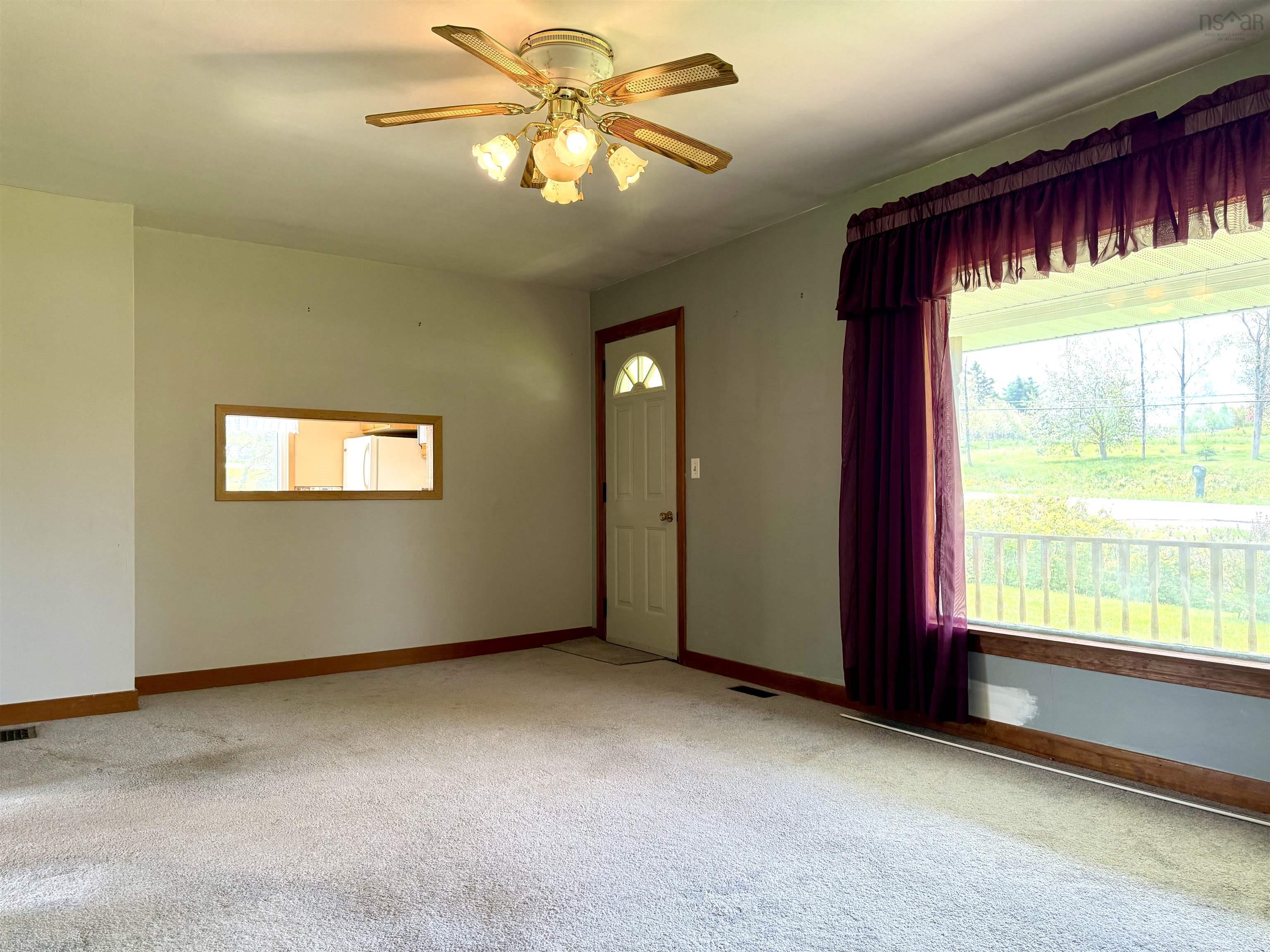 $324,900.00: 897 6 Highway, East Amherst