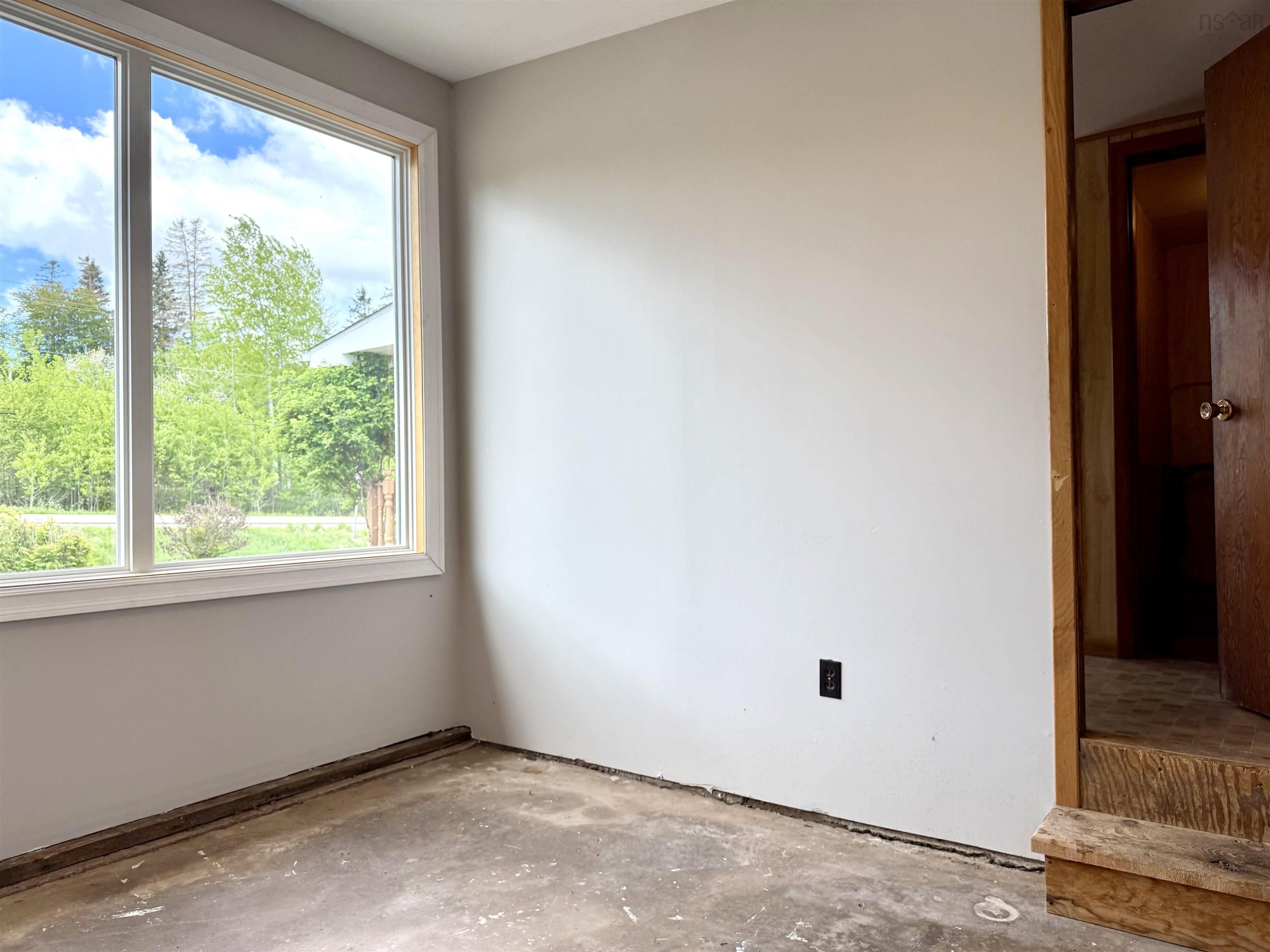 $324,900.00: 897 6 Highway, East Amherst