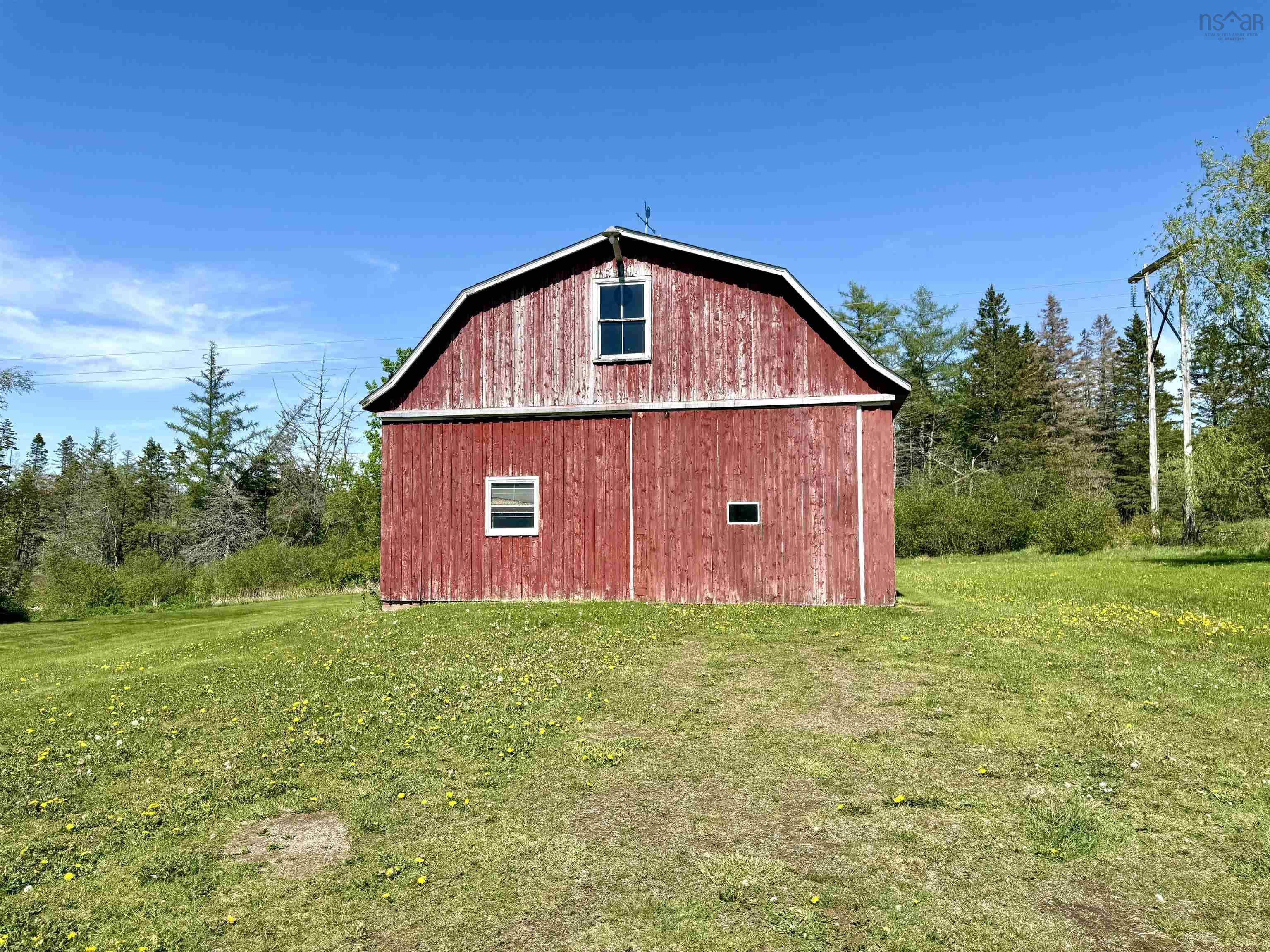 $324,900.00: 897 6 Highway, East Amherst