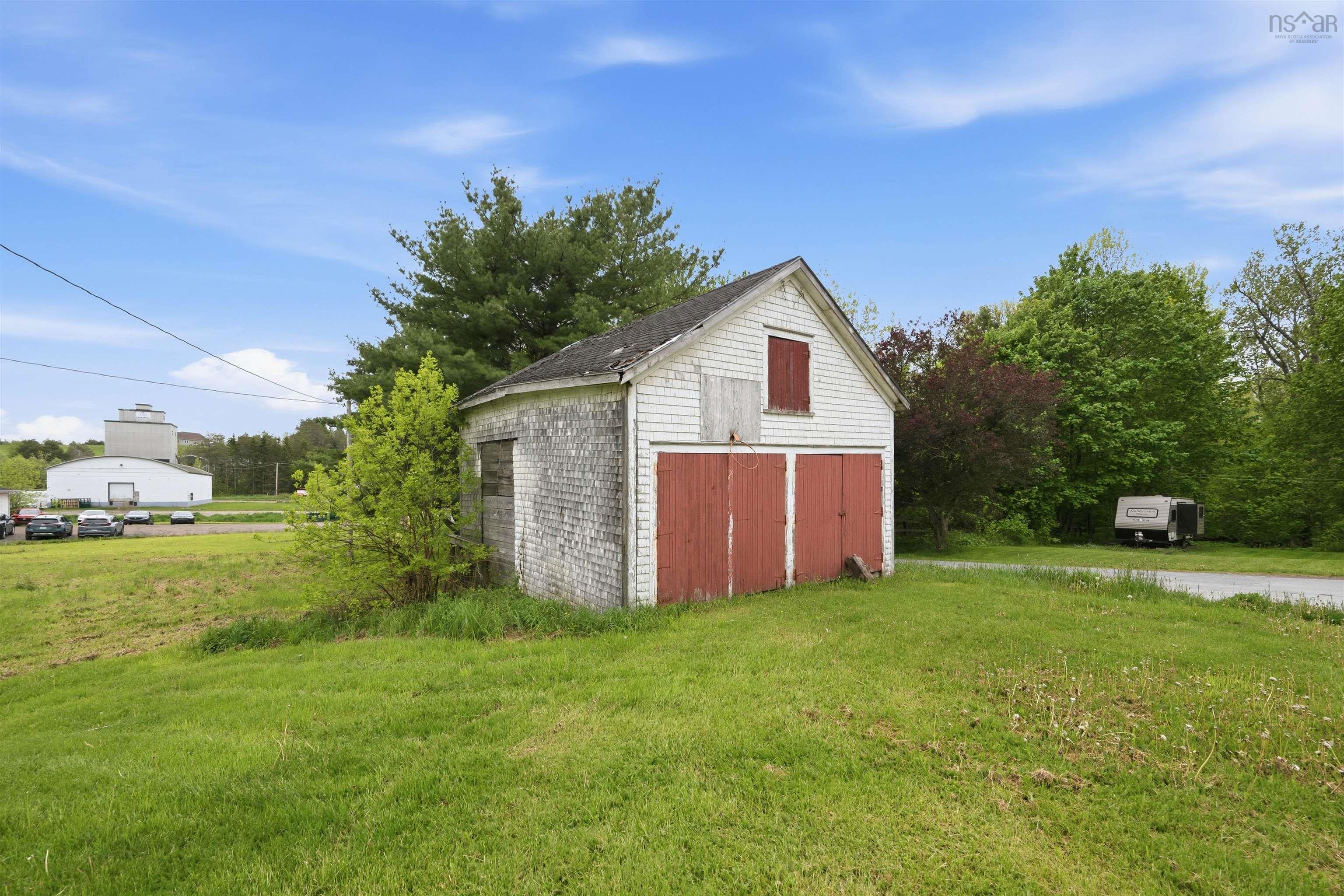 $299,900.00: 7800 Highway 14, Brooklyn