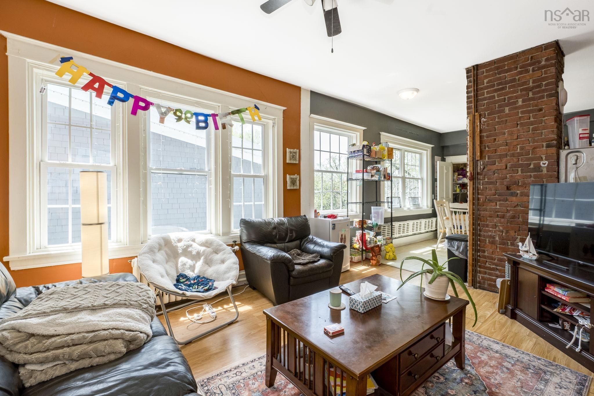 $1,399,900.00: 1672/1676 Chestnut Street, Halifax