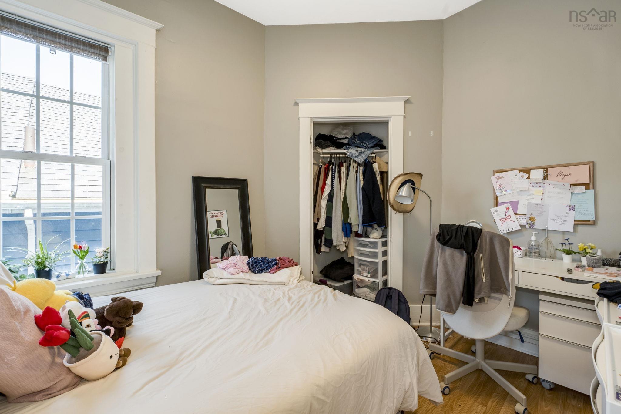 $1,399,900.00: 1672/1676 Chestnut Street, Halifax