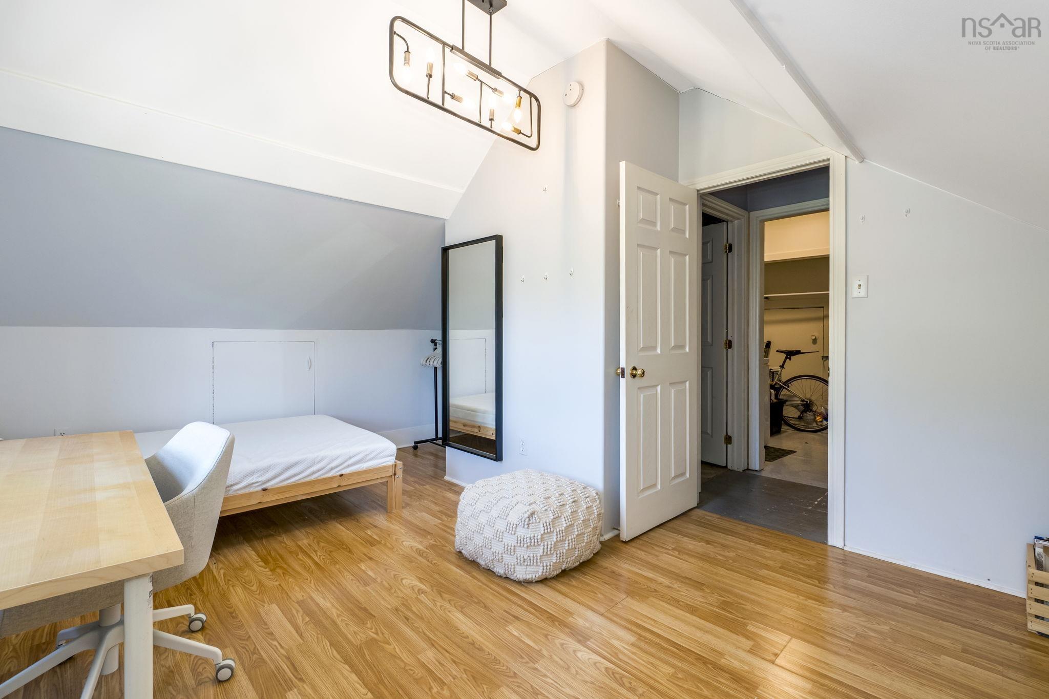 $1,399,900.00: 1672/1676 Chestnut Street, Halifax