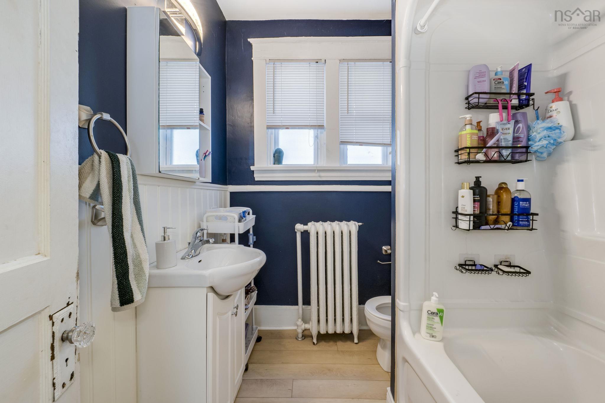 $1,399,900.00: 1672/1676 Chestnut Street, Halifax