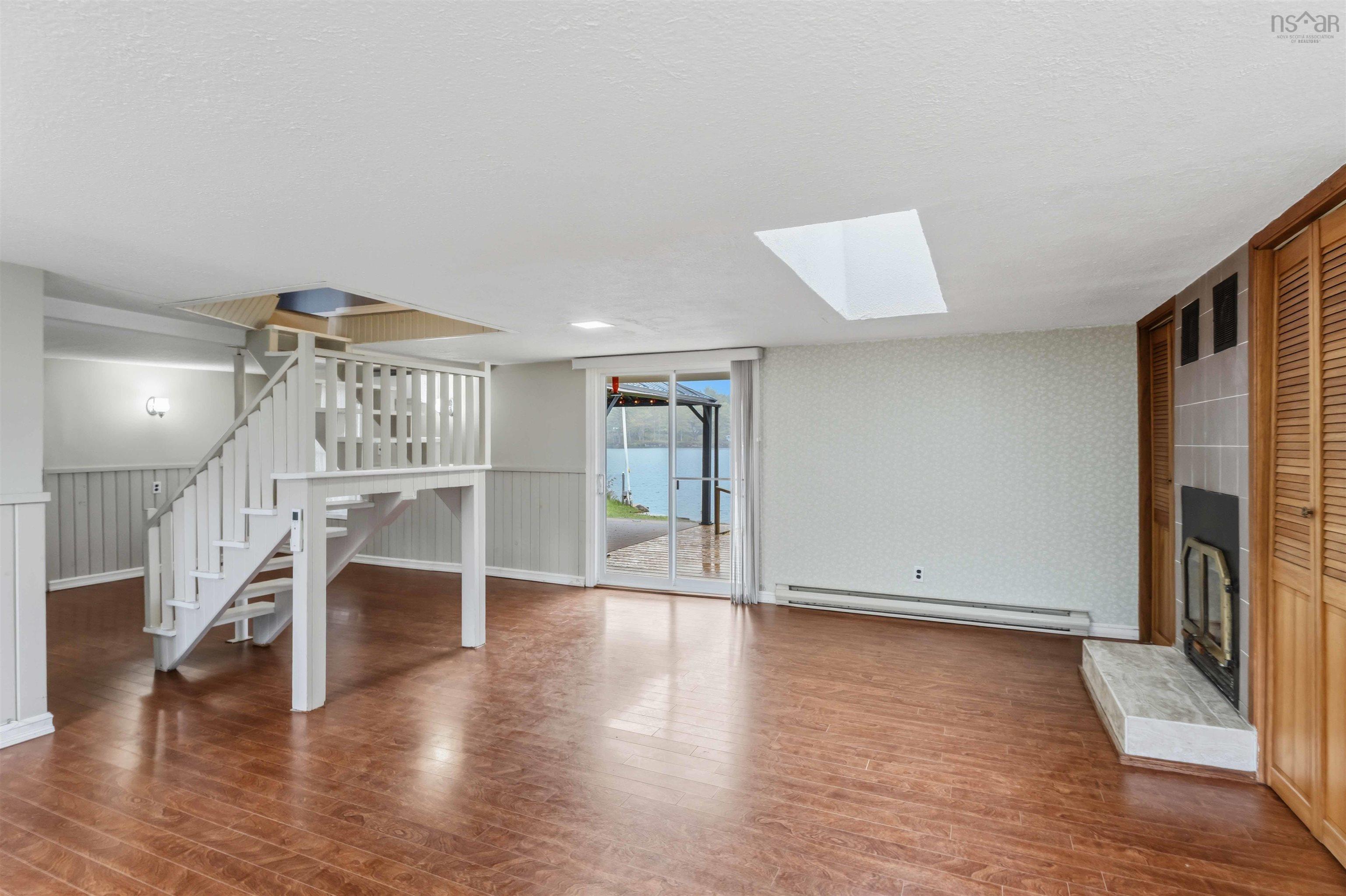 $469,500.00: 244 East Lake Road, New Albany