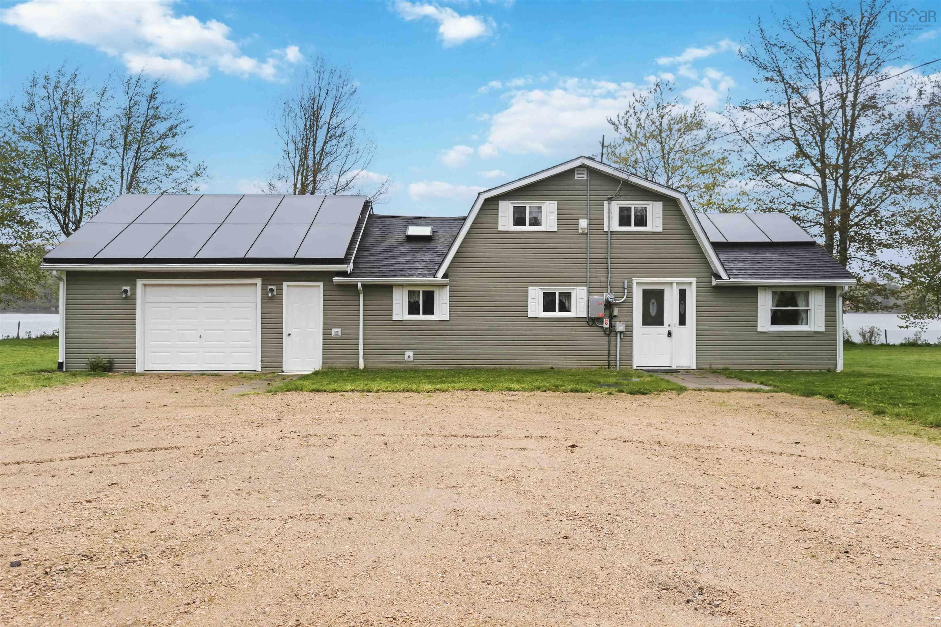 $469,500.00: 244 East Lake Road, New Albany