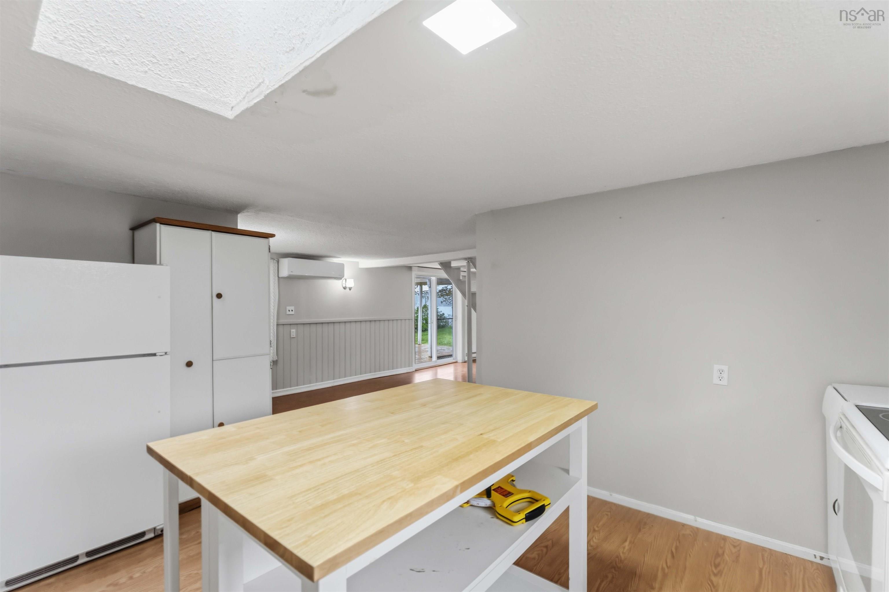 $469,500.00: 244 East Lake Road, New Albany