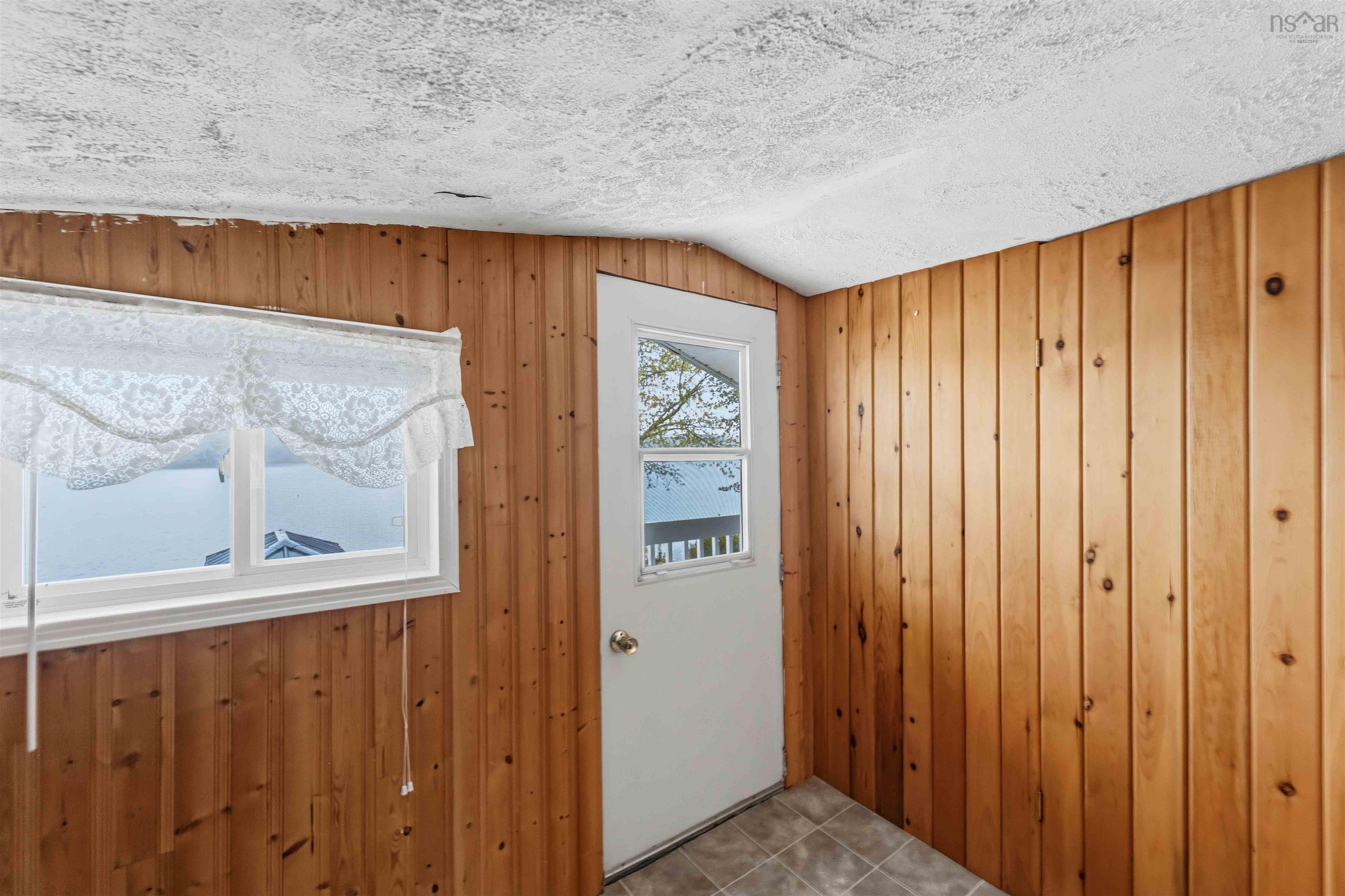 $469,500.00: 244 East Lake Road, New Albany