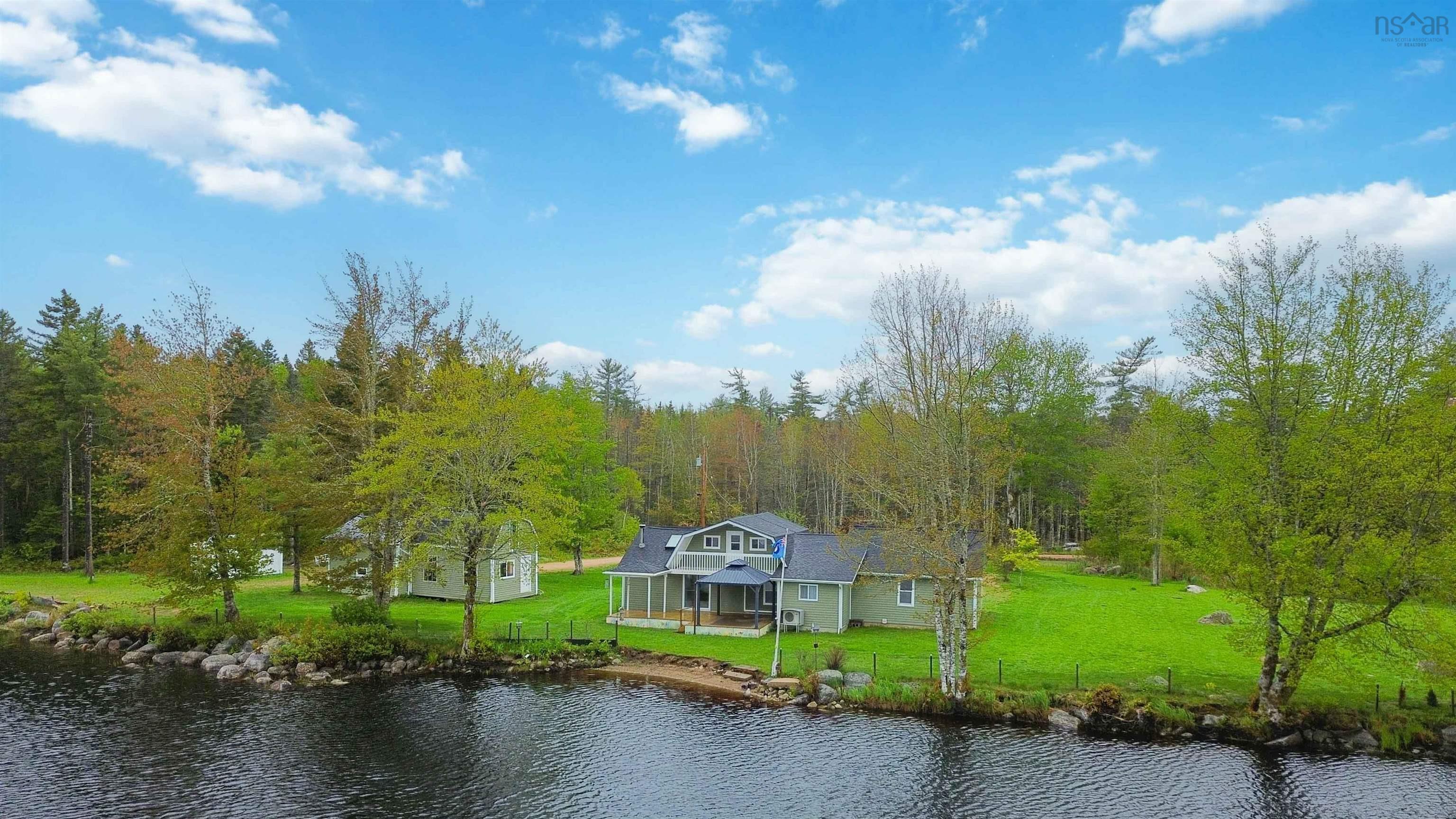 $469,500.00: 244 East Lake Road, New Albany